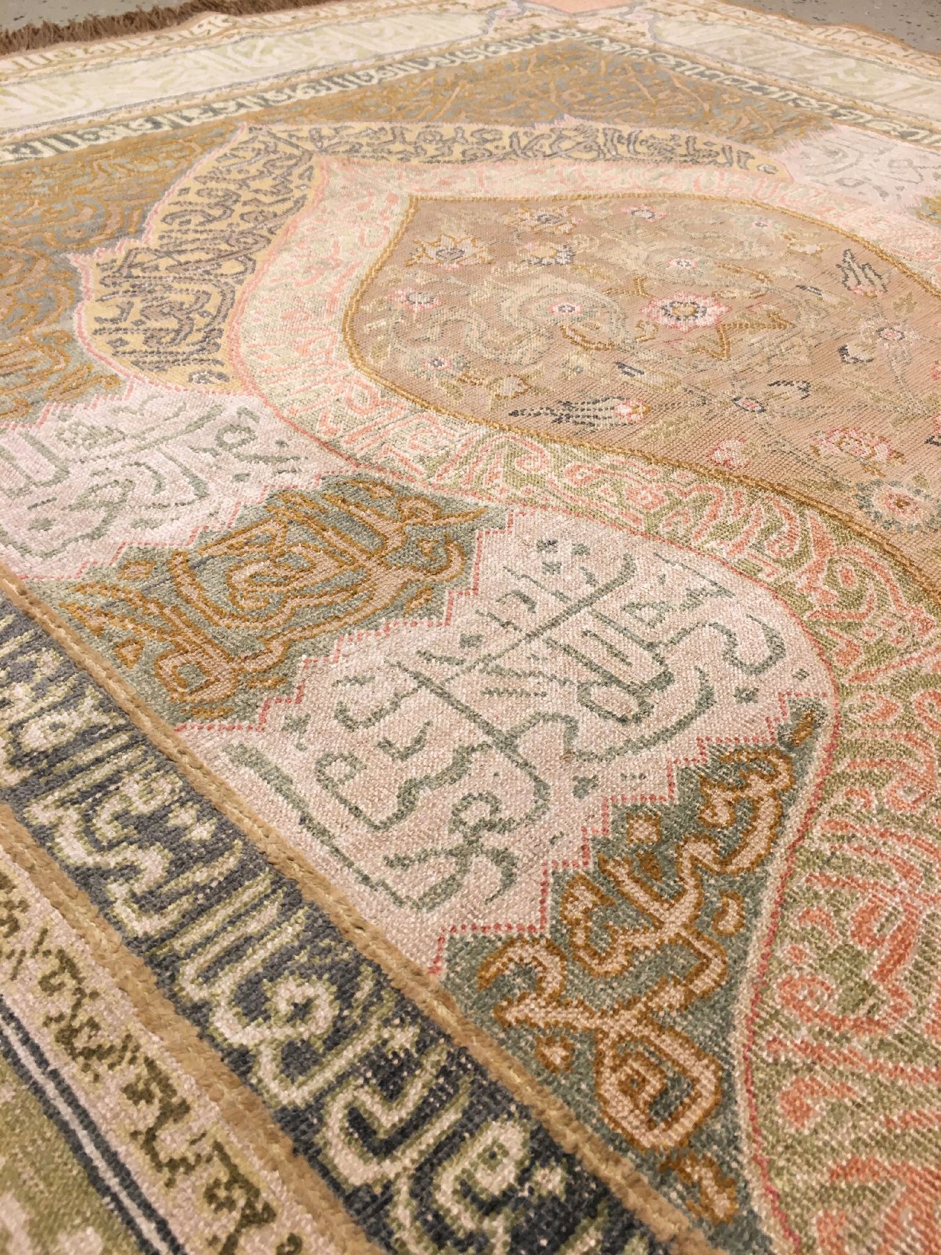 Detail f: Feiner Kaisery "Flosh" antik (Safavid Prayer Salting-Group Design), Türkei, Ende 19.Jhd., Floshseide auf Baumwolle. Dieses Muster ist ...