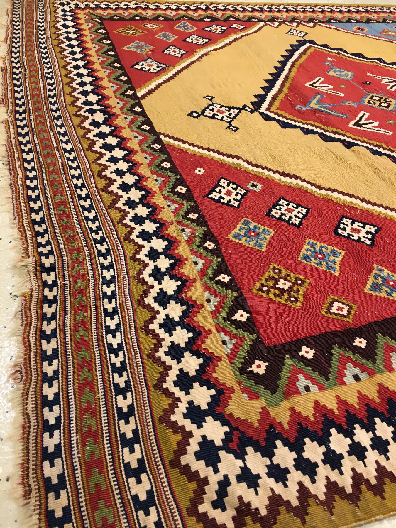 Detail g: Sehr feiner gelber Gaschgai "Kelim" antik, Südwestpersien Fars-Gebiet, Mitte 19.Jhd., Wolle mit weißen Baumwoll-Highlights gewebt auf ...