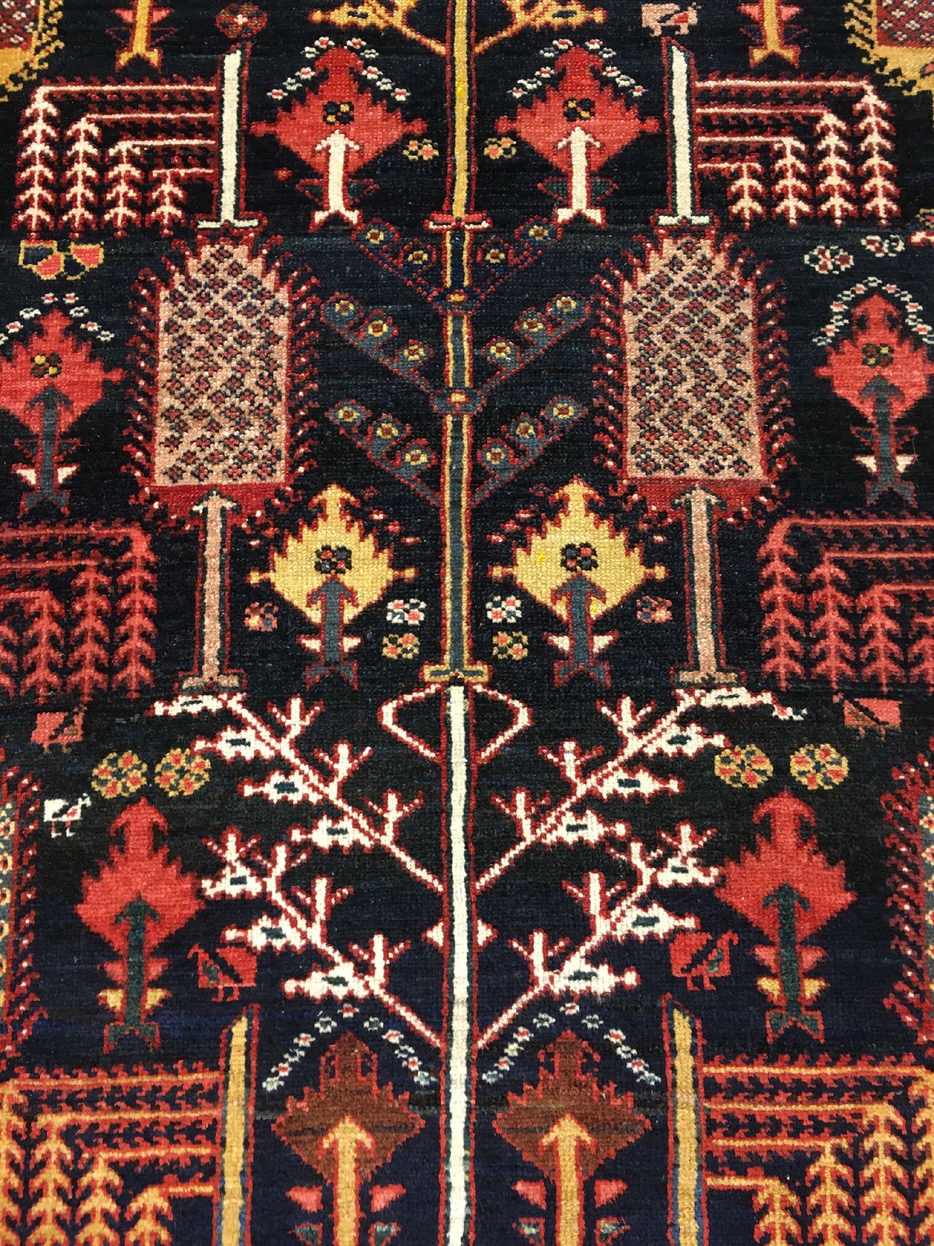 Detail f: Feiner Bachtiari antik (Baum-Garten Design), Westliches Zentralpersien, um 1900, Wolle geknüpft auf Baumwolle. Dekorativer Teppich der Bachtiaren ...