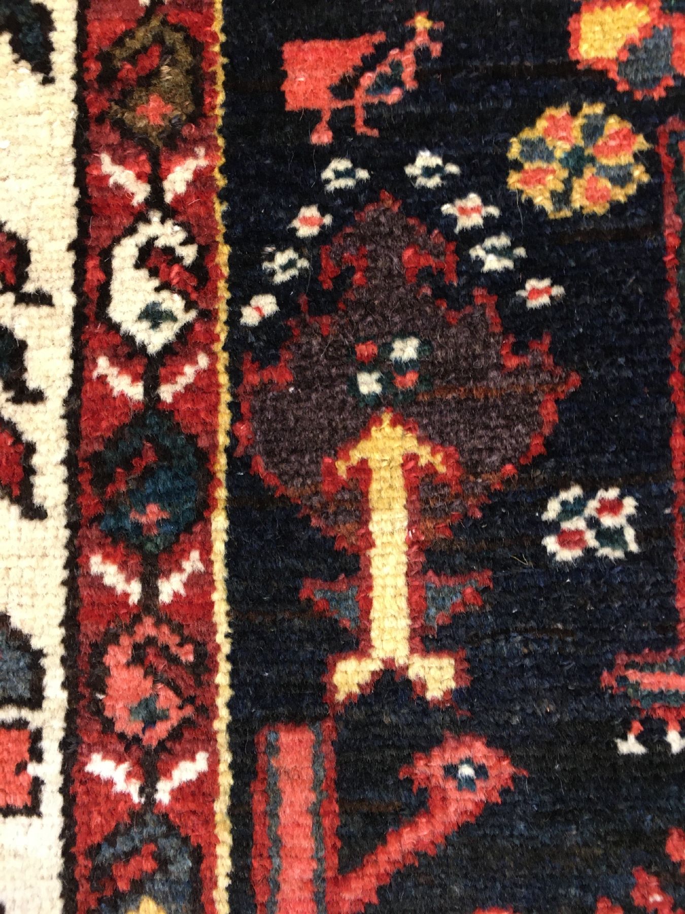 Detail g: Feiner Bachtiari antik (Baum-Garten Design), Westliches Zentralpersien, um 1900, Wolle geknüpft auf Baumwolle. Dekorativer Teppich der Bachtiaren ...