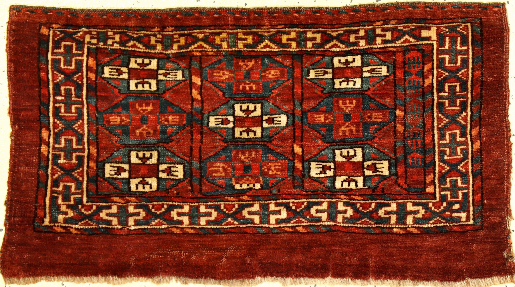 Yomud "Mafrasch" antik (Publiziert bei Pinner), Turkmenistan, 19.Jhd., Wolle geknüpft auf Wolle. Mafrasch der Yomud Gruppenmit ...
