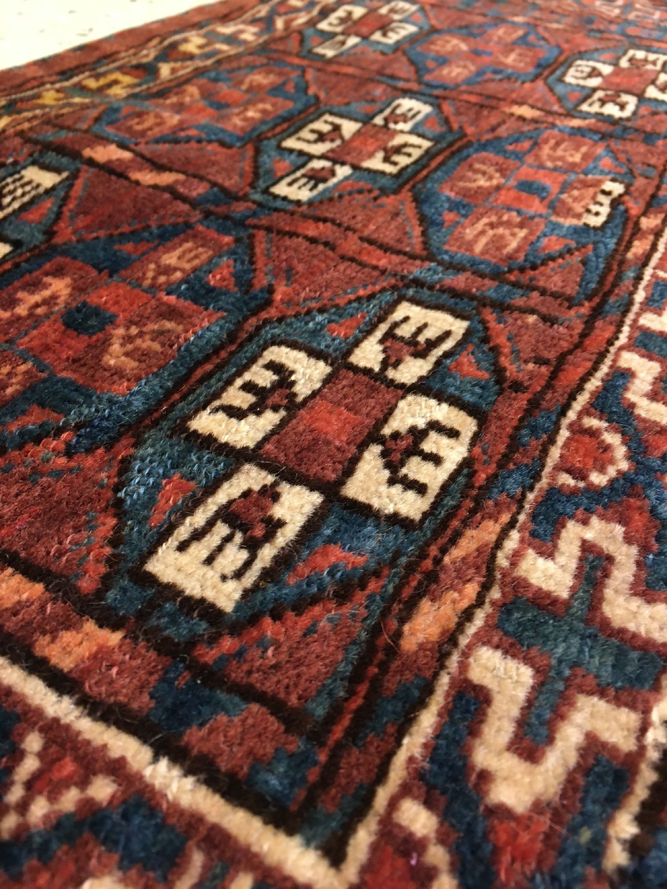 Detail b: Yomud "Mafrasch" antik (Publiziert bei Pinner), Turkmenistan, 19.Jhd., Wolle geknüpft auf Wolle. Mafrasch der Yomud Gruppenmit ...