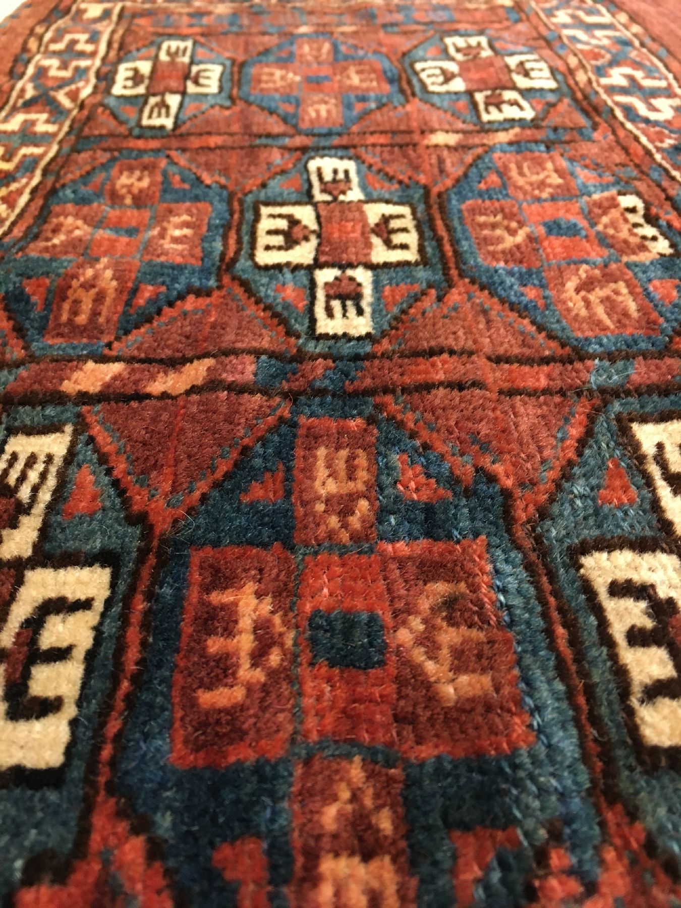 Detail c: Yomud "Mafrasch" antik (Publiziert bei Pinner), Turkmenistan, 19.Jhd., Wolle geknüpft auf Wolle. Mafrasch der Yomud Gruppenmit ...
