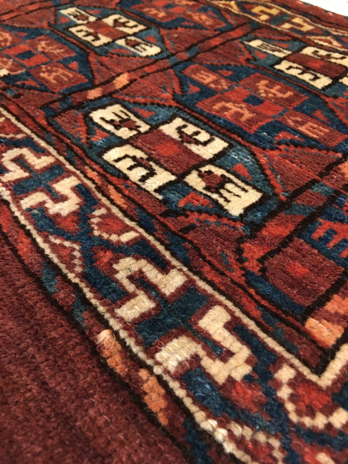 Detail d: Yomud "Mafrasch" antik (Publiziert bei Pinner), Turkmenistan, 19.Jhd., Wolle geknüpft auf Wolle. Mafrasch der Yomud Gruppenmit ...
