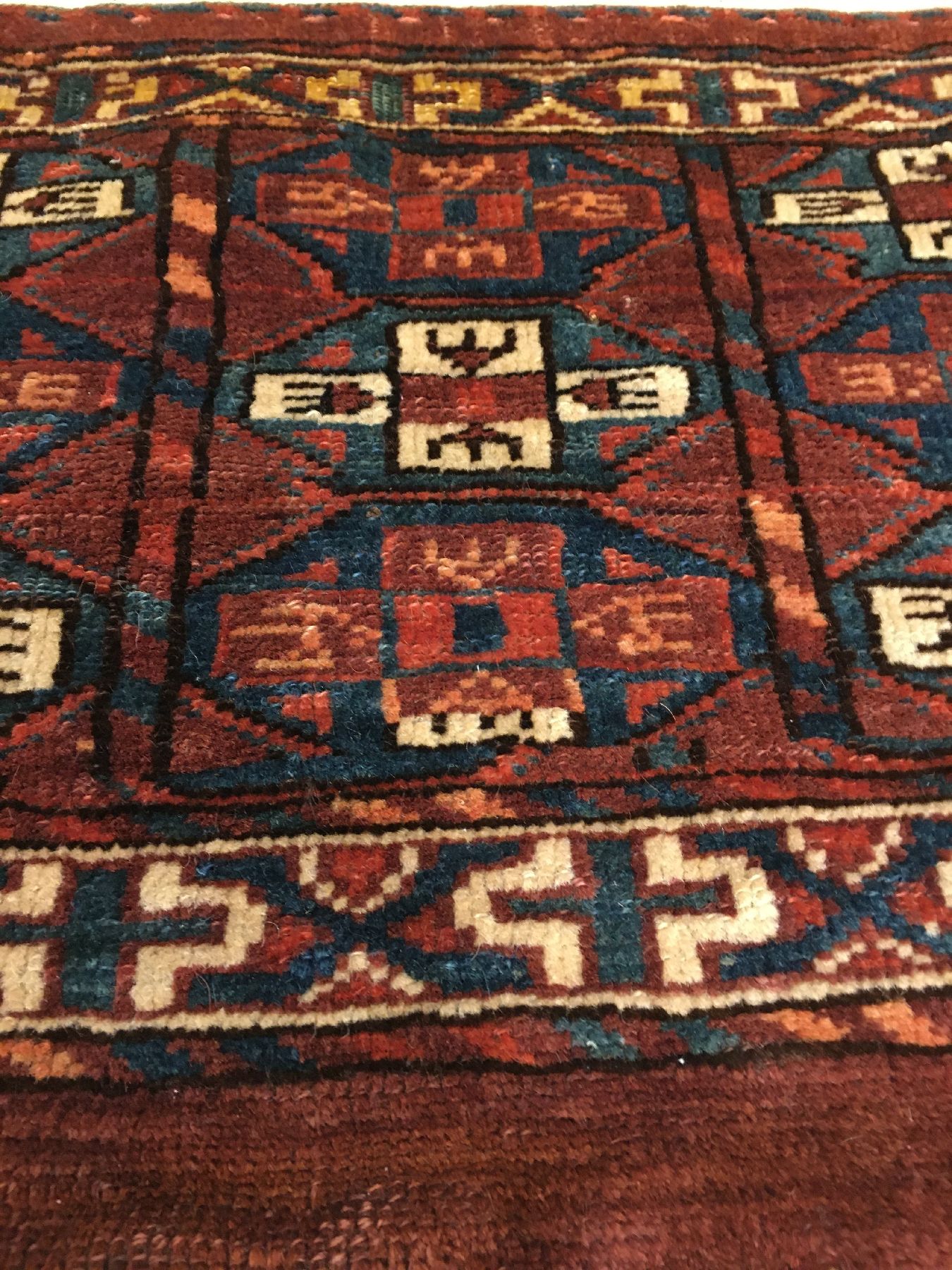 Detail e: Yomud "Mafrasch" antik (Publiziert bei Pinner), Turkmenistan, 19.Jhd., Wolle geknüpft auf Wolle. Mafrasch der Yomud Gruppenmit ...