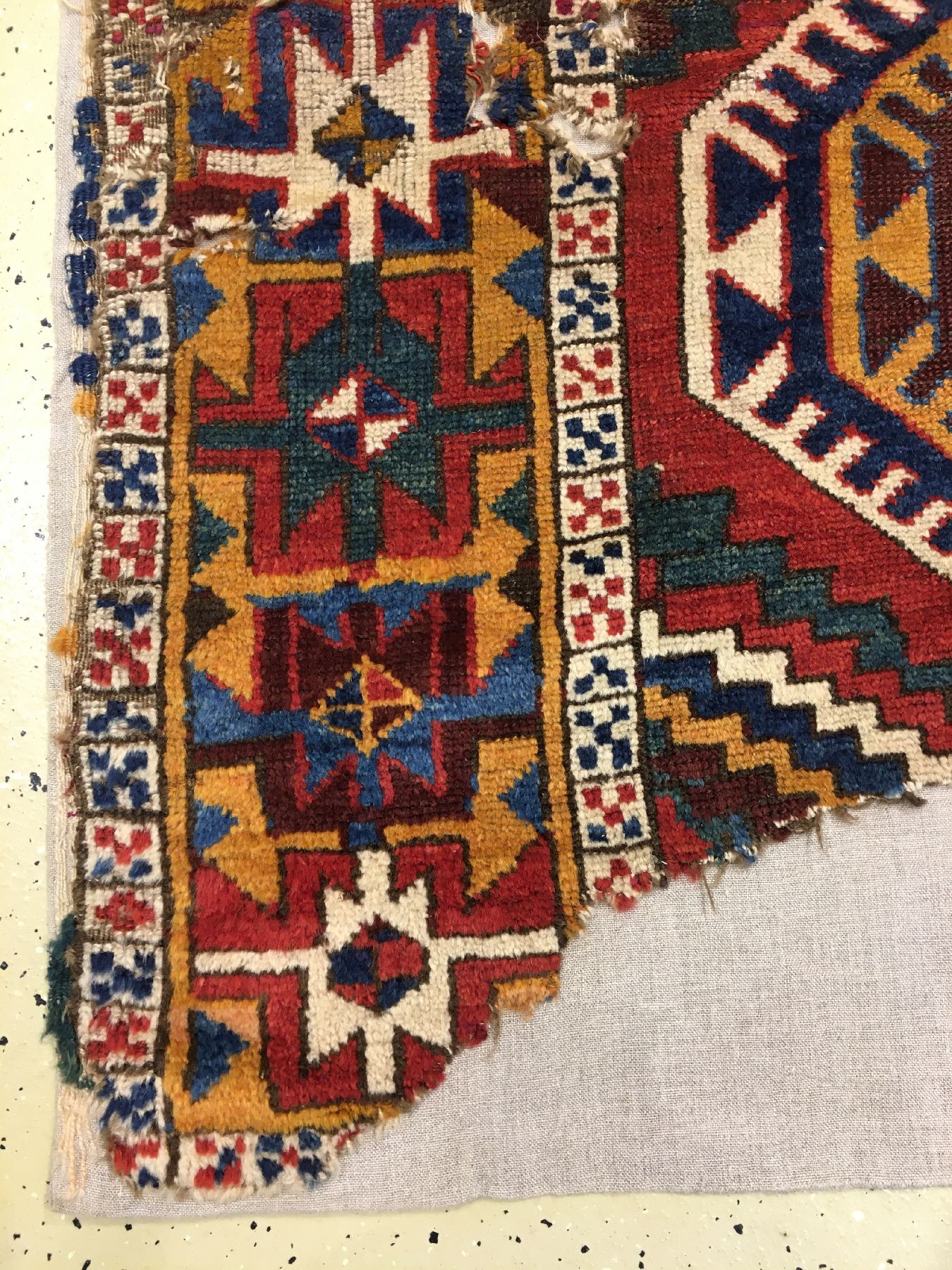 Detail g: Frühes Zentralanatolisches "Fragment" antik, Zentralanatolien Konya-Region, 1.Hälfte 19.Jhd., Wolle geknüpft auf Wolle. Kurdisches ...