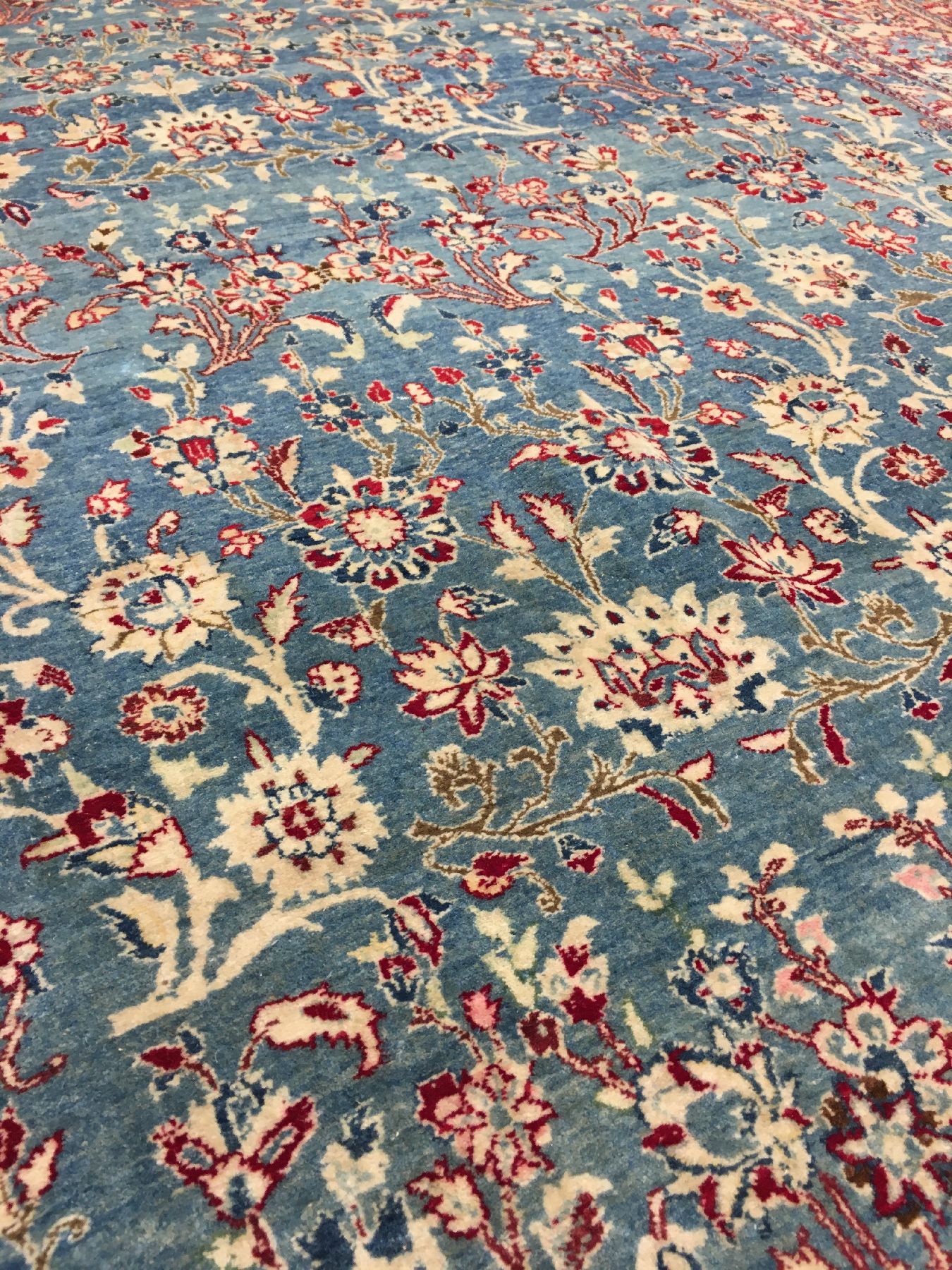 Detail e: Feiner Nain "Tudeschk" alt, Zentralpersien, um 1940, Korkwolle geknüpft auf Baumwolle. Fein geknüpfter himmelblauer Nain aus der ...
