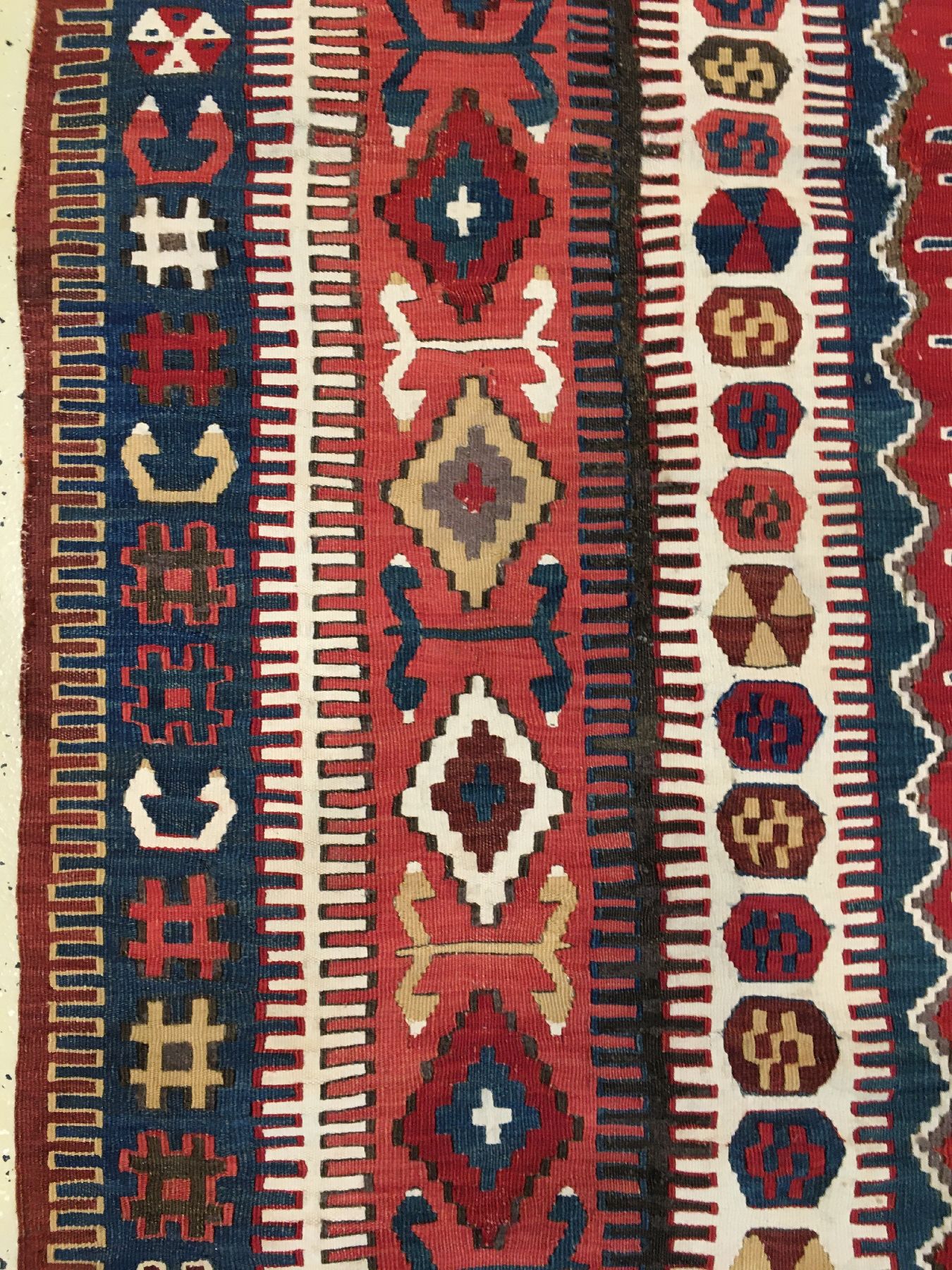 Detail h: Feiner Obruk "Gebetskelim" antik, Zentralanatolien, 19.Jhd., Wolle mit weißen Baumwoll-Highlights gewebt auf Wolle. Seltener ...