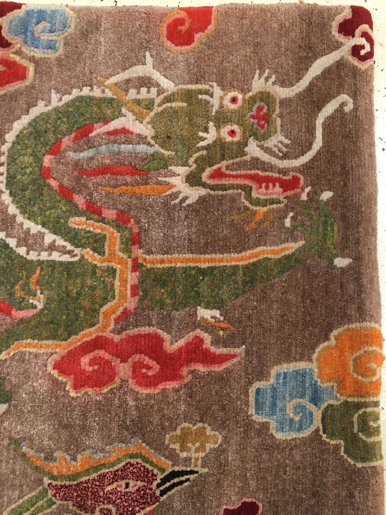 Detail c: Schigatse "Jabuye" alt (Drache & Phönyx) "Signiert", Südtibet, um 1920, Wolle geknüpft auf Wolle. Seltene Jabuye wohl ...