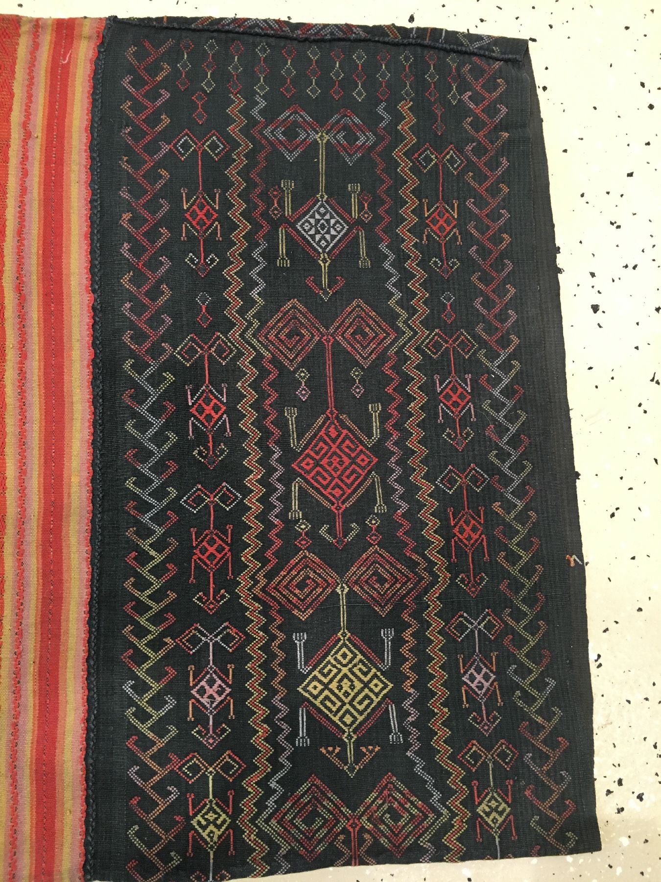 Detail f: Feines indonesisches Textil alt, Indonesien, um 1920/1930, Baumwolle/Wolle. Feine Qualität, selten, ca. 147 x 52 cm, EHZ: 2-3.