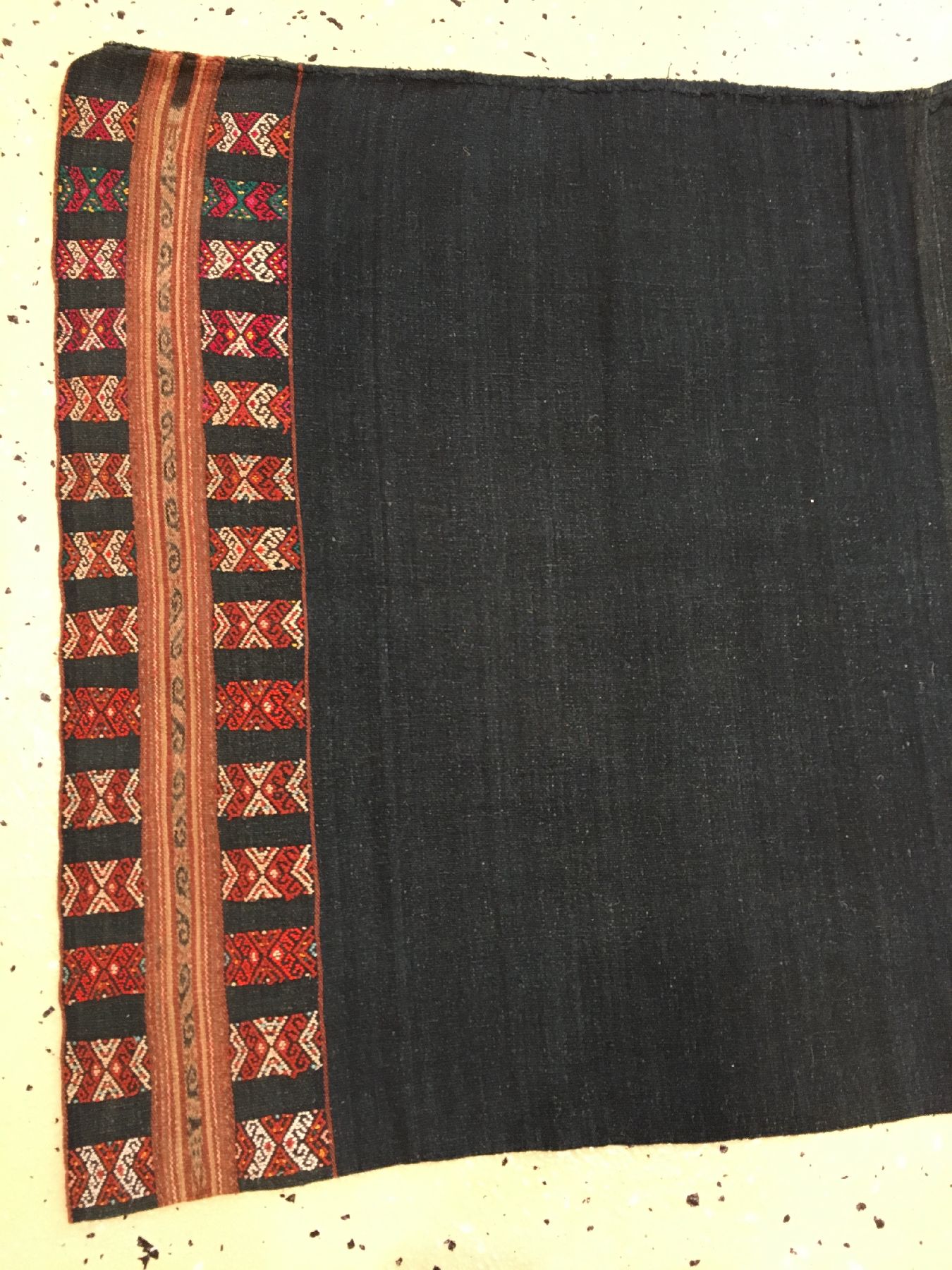 Detail f: Feines indonesisches Textil alt, Indonesien, um 1920/1930, Baumwolle/Wolle. Bemerkenswerte feine Qualität, Rarität, ca. 170 x 55 cm, EHZ: 2-3.