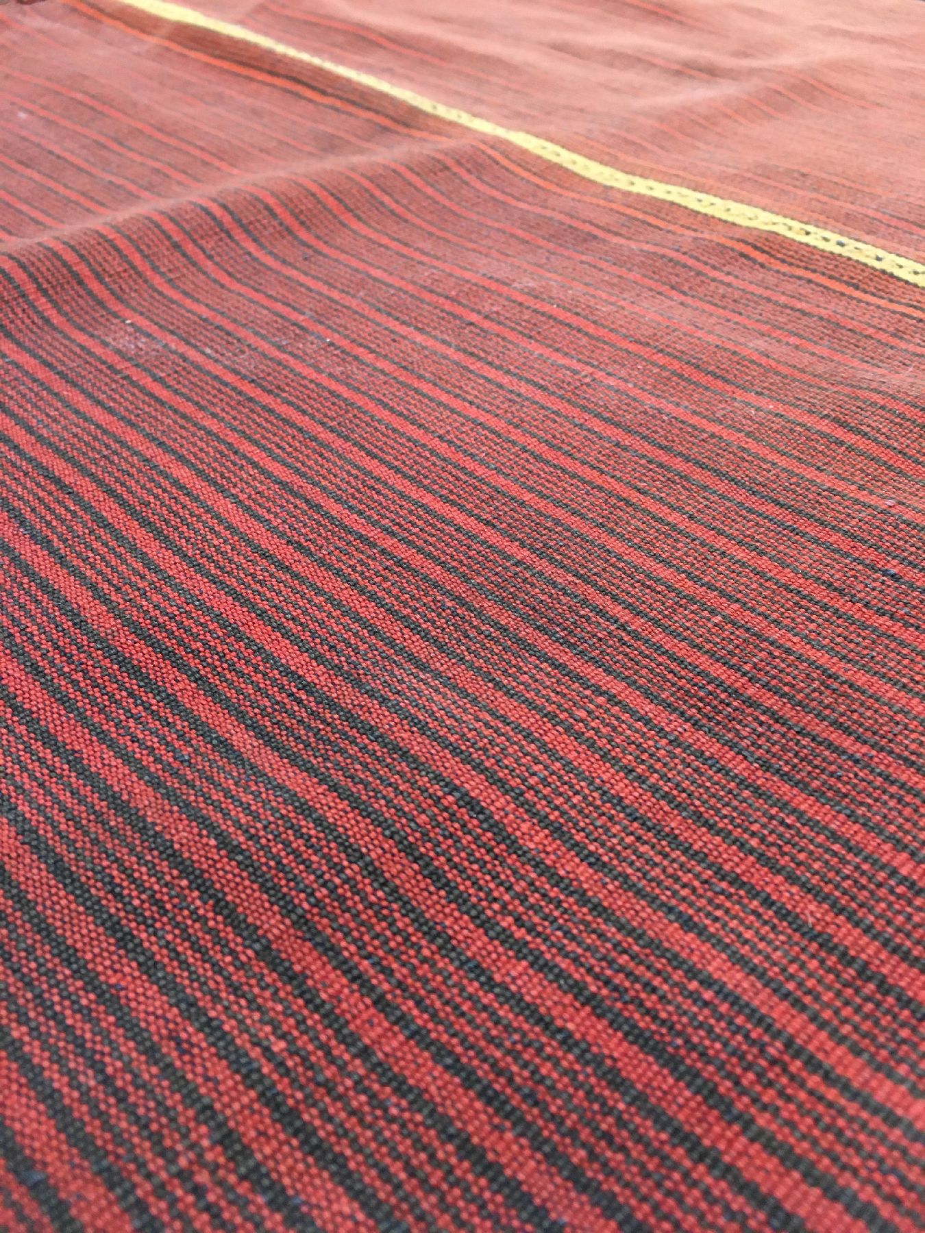 Detail d: Feines indonesisches Textil alt, Indonesien, um 1920/1930, Baumwolle/Wolle. Feine Qualität, selten, sammelwürdig, ca. 137 x 58 cm, EHZ: 2-3.