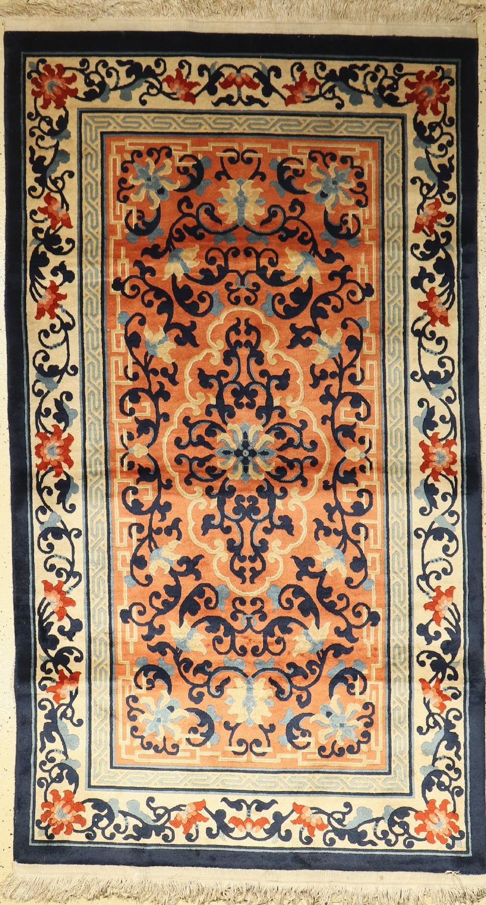 China alt, ca. 50 Jahre, Wolle auf Baumwolle, ca. 220 x 123 cm, EHZ: 2, Dekorativ