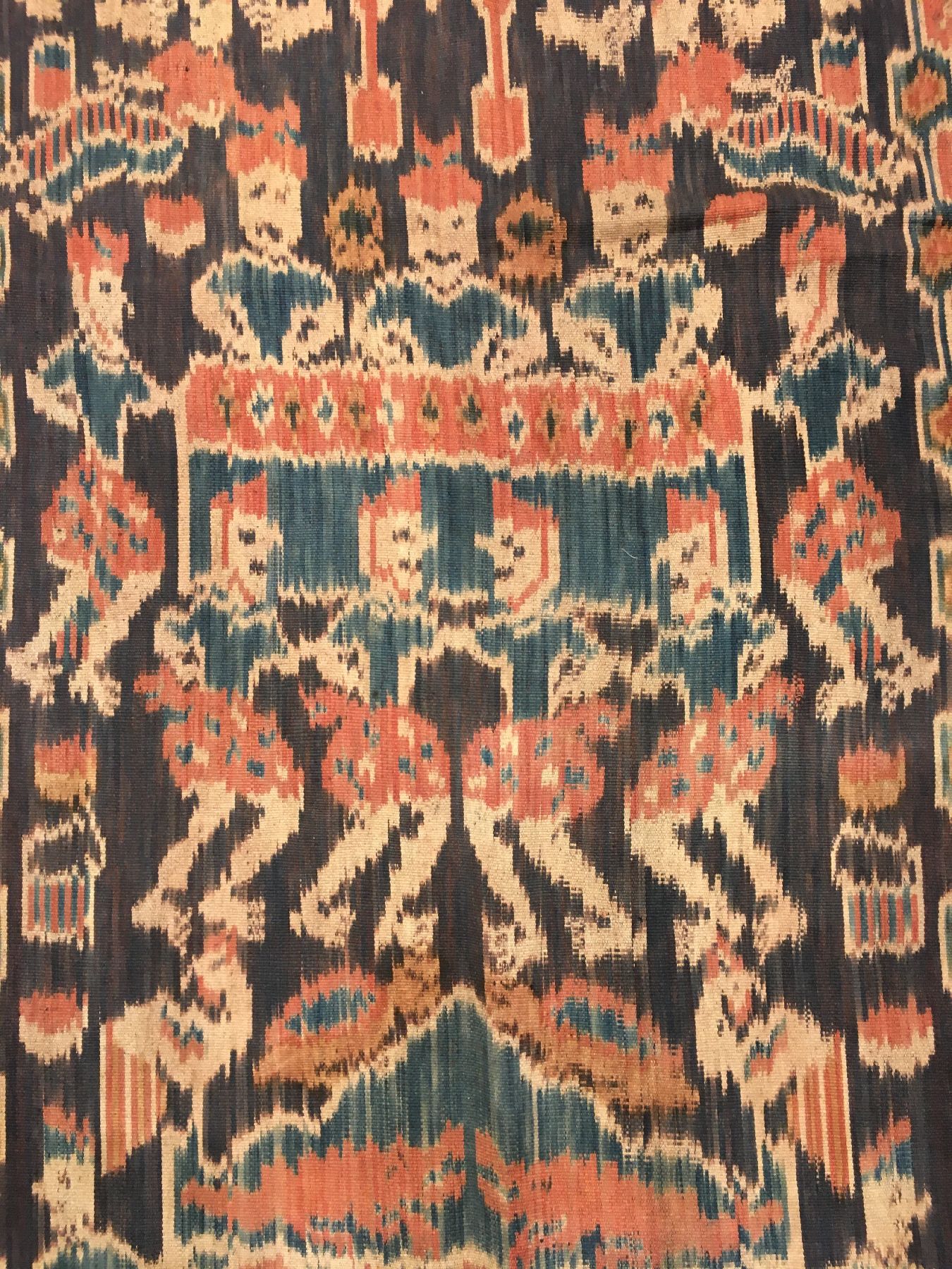 Detail c: Indonesisches Sumba "Ikat" alt (Bestickt mit Muscheln), Indonesien, um 1920, Baumwolle mit Muschelbesatz. Sehr seltenes Ikat-Tuch wohl ...