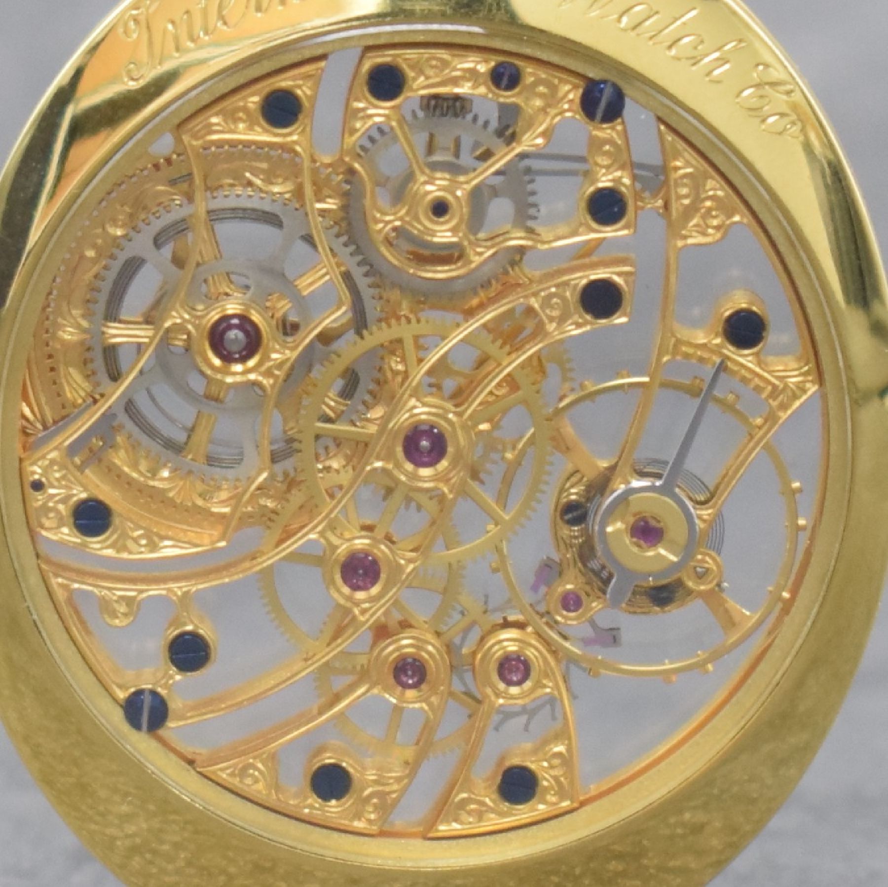 Detail d: IWC hochfeine & seltene offene Herrentaschenuhr in GG 750/000 mit Brillantbesatz Referenz 5211, Schweiz um 1980, 3-teil. Geh. beids. vergl., Glasrand ...