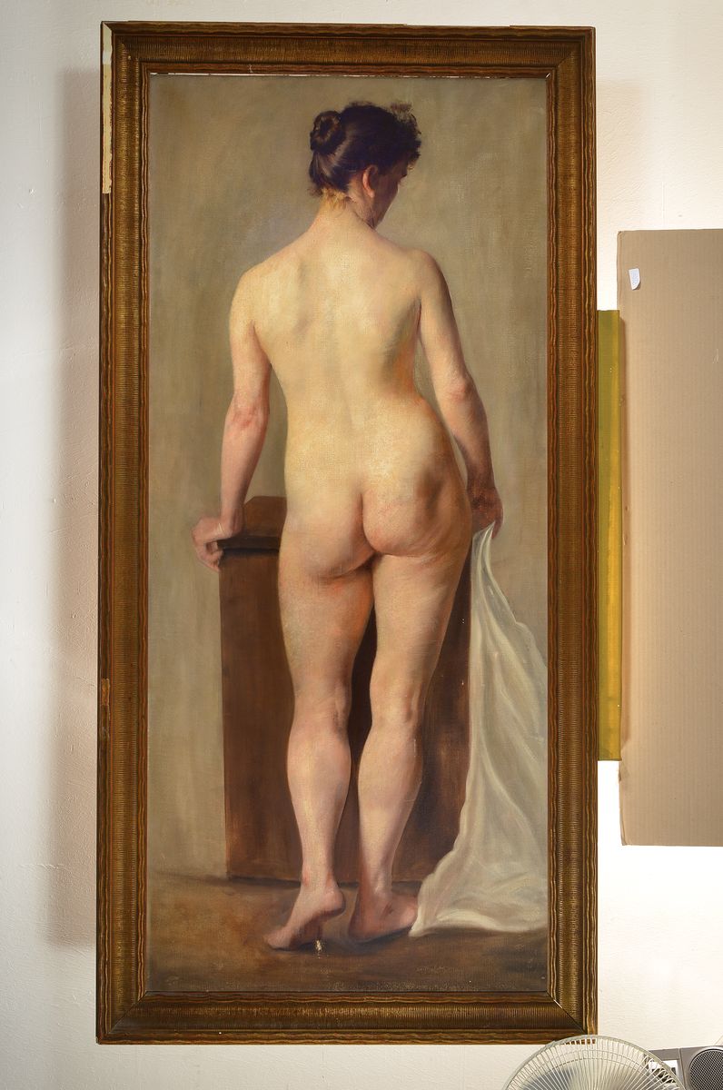 Detail k: Unbekannter Künstler der Münchener Schule, um 1900, lebensgroßer stehender Rückenakt einer Frau, Öl/Lwd, leichte Altersschäden, ca. 160x70cm, ...