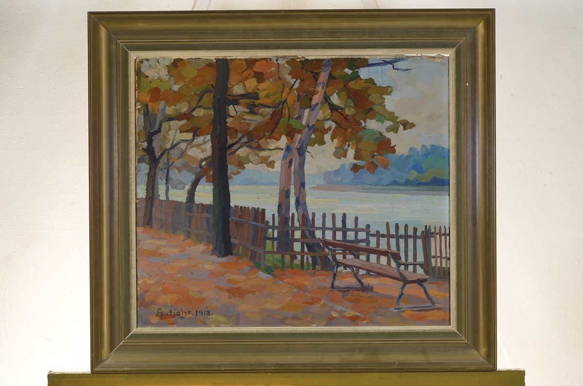 Detail k: Heinrich Gutjahr, 1898 Mannheim-1973 Furtwangen, Parkbank am Chiemsee, Öl/Lwd, links unten signiert und datiert 1918, ca. 47x51cm/60x64cm, Rahmen