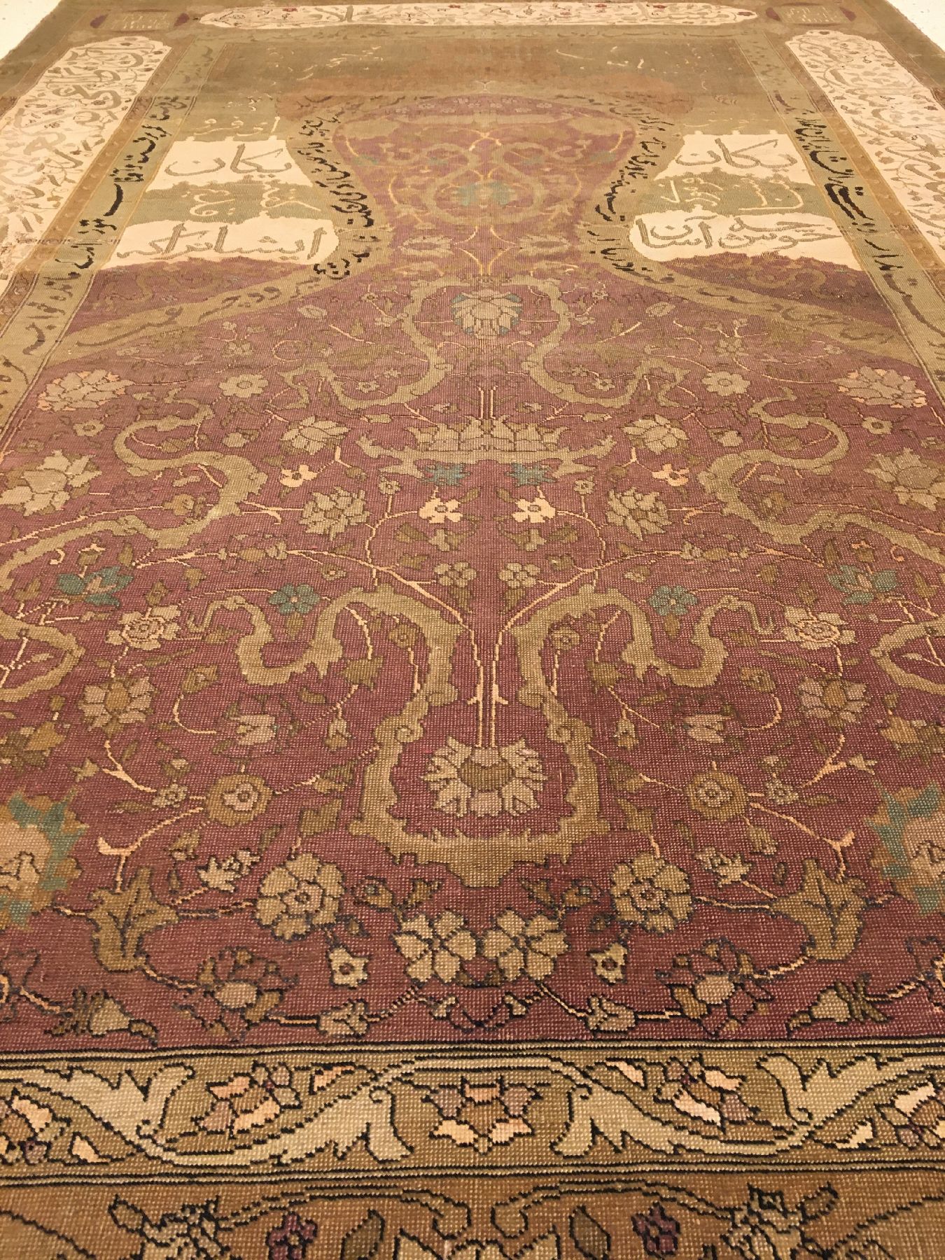 Detail b: Feiner Anatolischer "Gebetsteppich" antik "Part-Silk" (Safavid Prayer Salting-Group Design), Nordwestanatolien Feshane-Region, ...