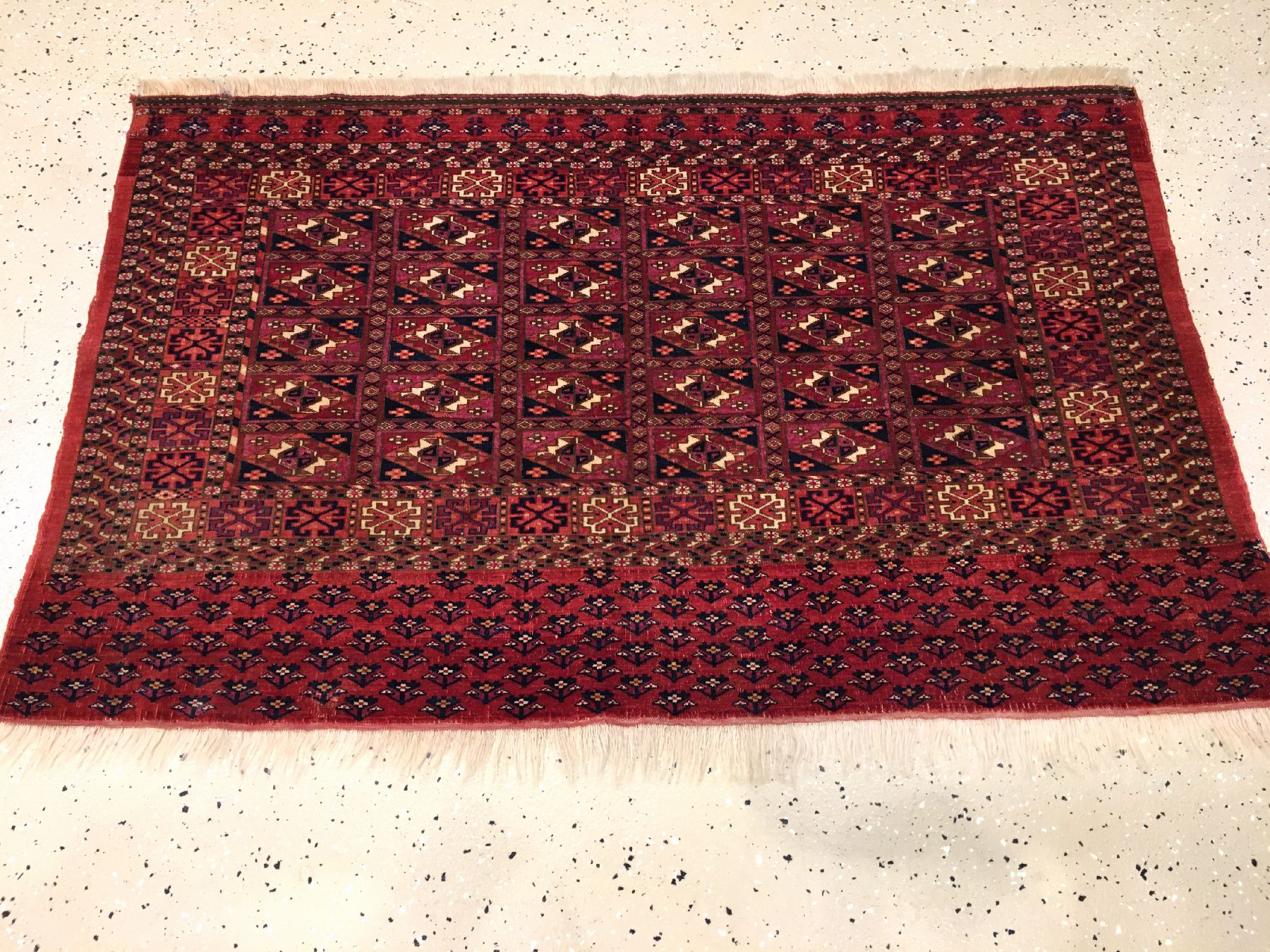 Detail a: Sehr feiner Tekke "Tschowal" antik, Turkmenistan, 19.Jhd., feine Flaumwolle geknüpft auf Wolle. Zelttasche der Tekke Turkmenen mit einem ...
