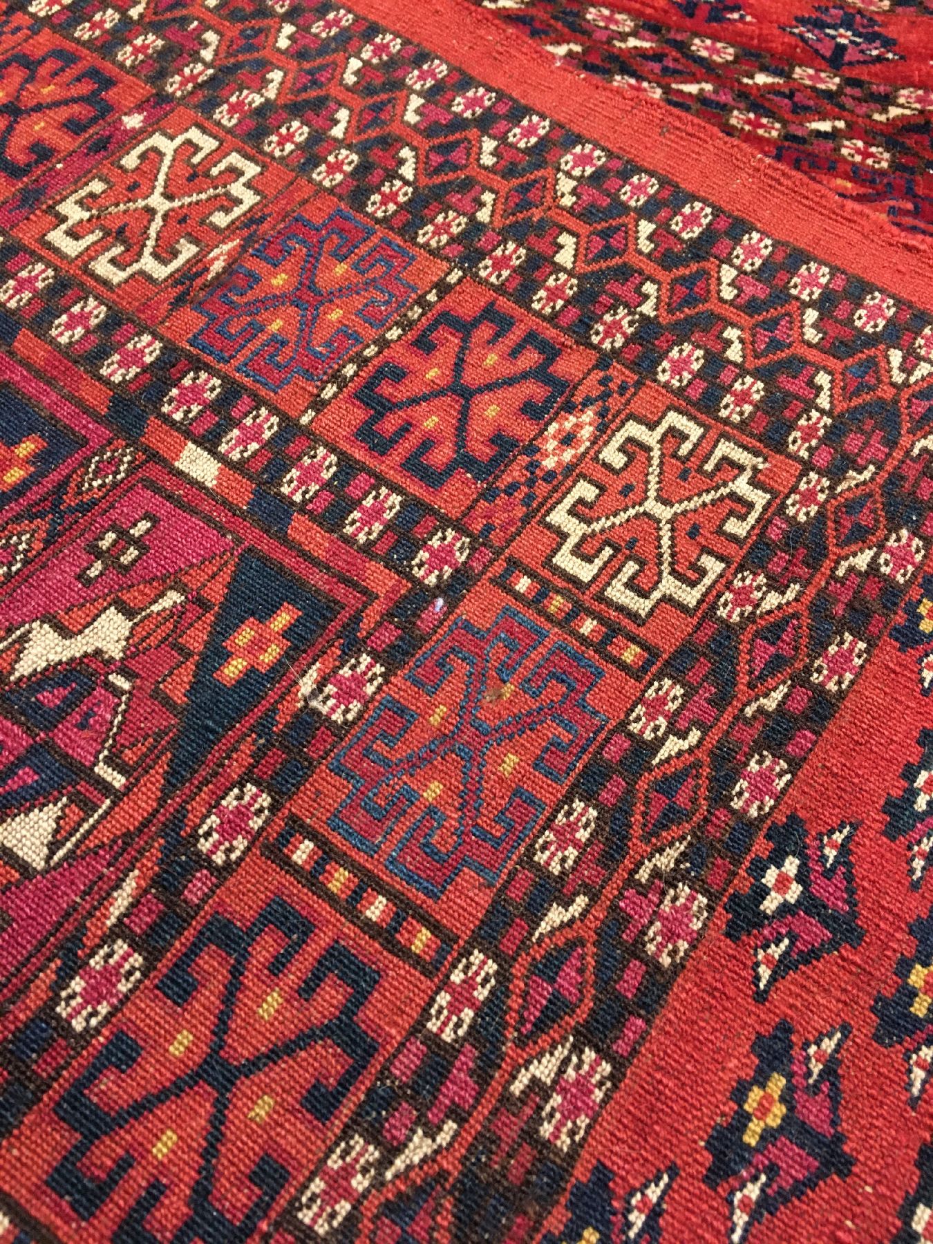 Detail h: Sehr feiner Tekke "Tschowal" antik, Turkmenistan, 19.Jhd., feine Flaumwolle geknüpft auf Wolle. Zelttasche der Tekke Turkmenen mit einem ...