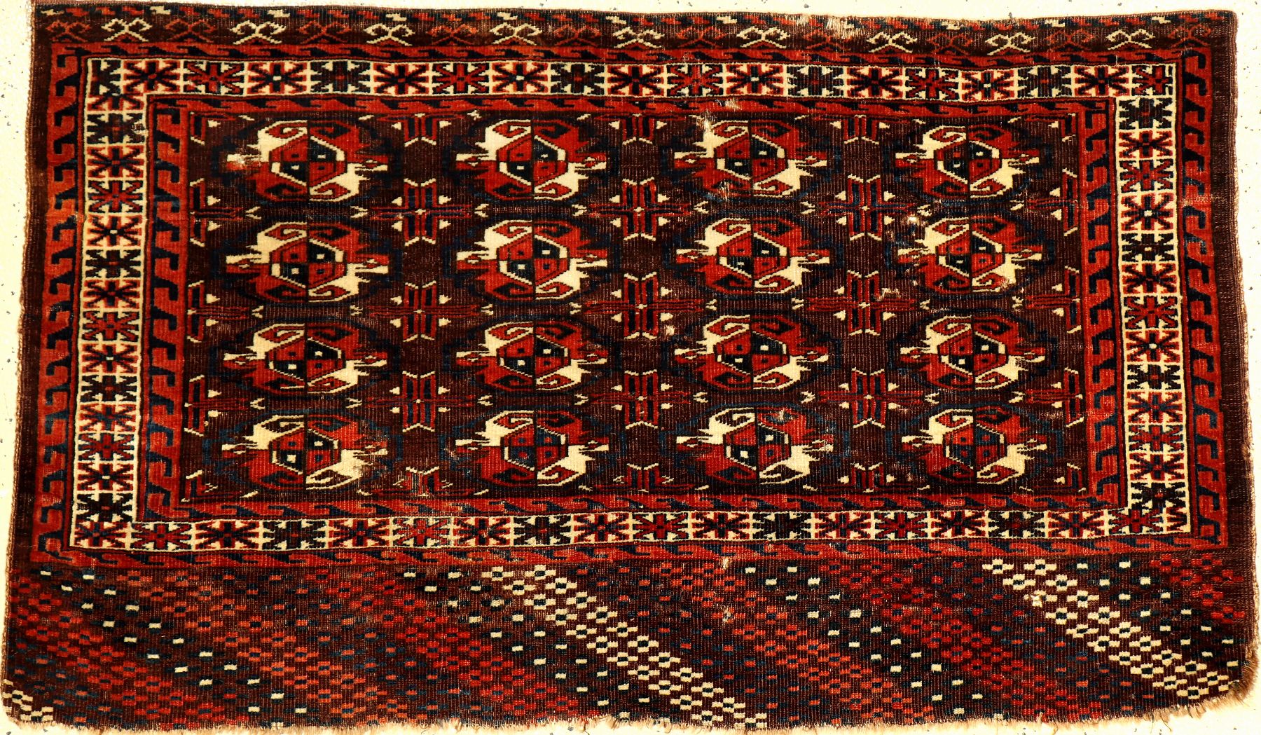 Yomud "Tschowal" antik, Turkmenistan, 19.Jhd., Wolle geknüpft auf Wolle. Feine Zelttasche der Yomuden mit seltener Schürzen-Zeichnung. ...