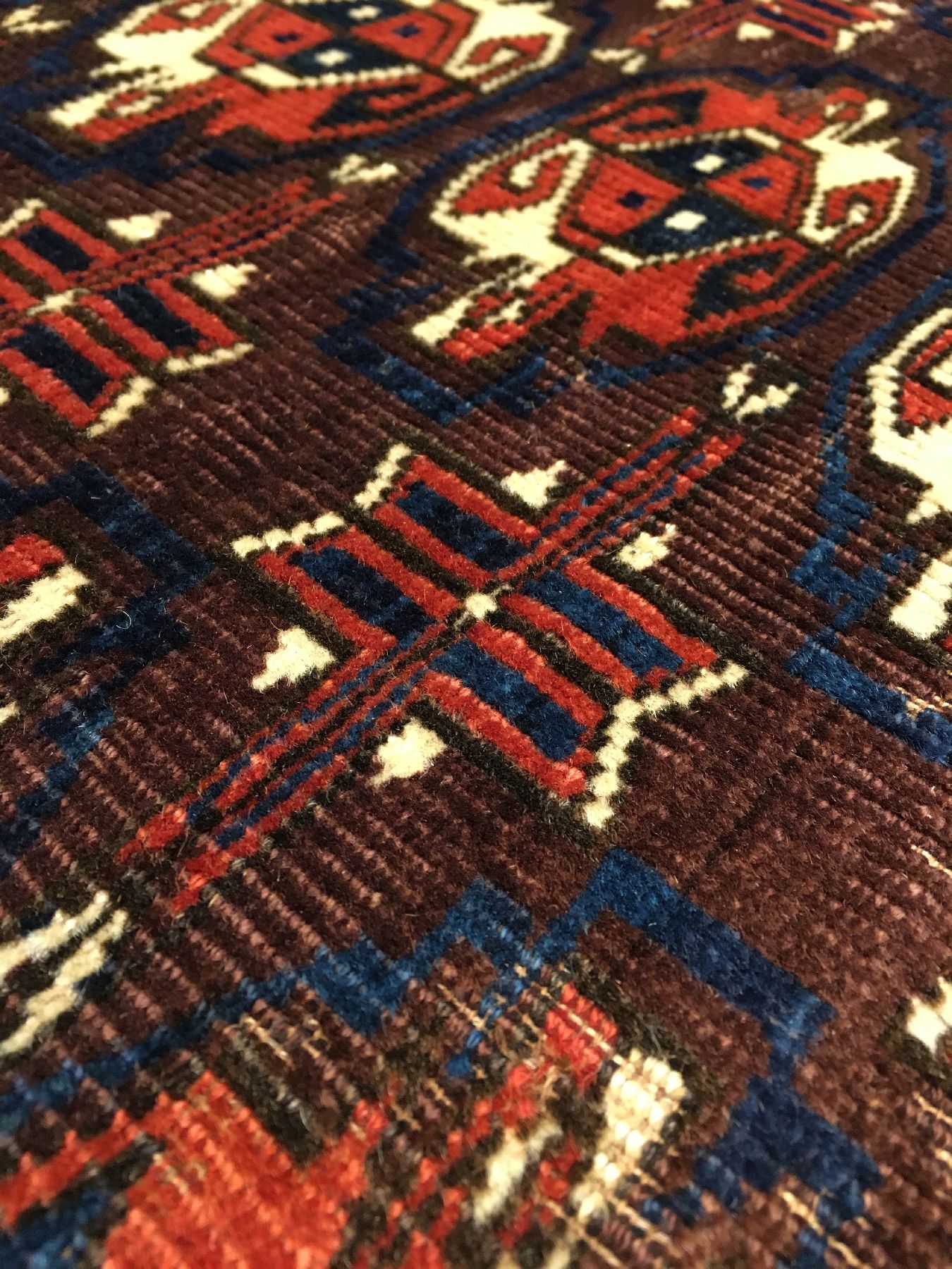 Detail c: Yomud "Tschowal" antik, Turkmenistan, 19.Jhd., Wolle geknüpft auf Wolle. Feine Zelttasche der Yomuden mit seltener Schürzen-Zeichnung. ...