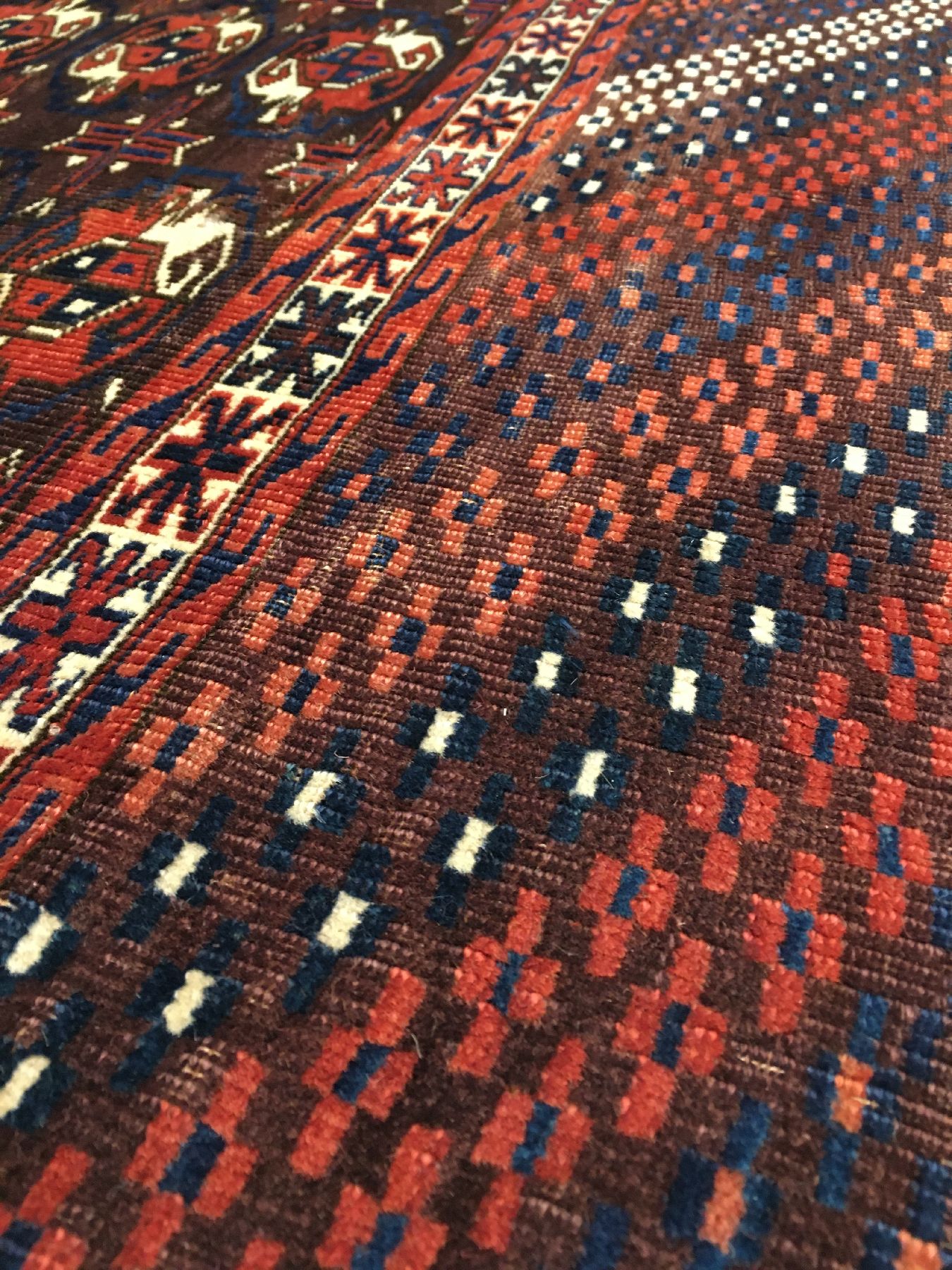Detail f: Yomud "Tschowal" antik, Turkmenistan, 19.Jhd., Wolle geknüpft auf Wolle. Feine Zelttasche der Yomuden mit seltener Schürzen-Zeichnung. ...