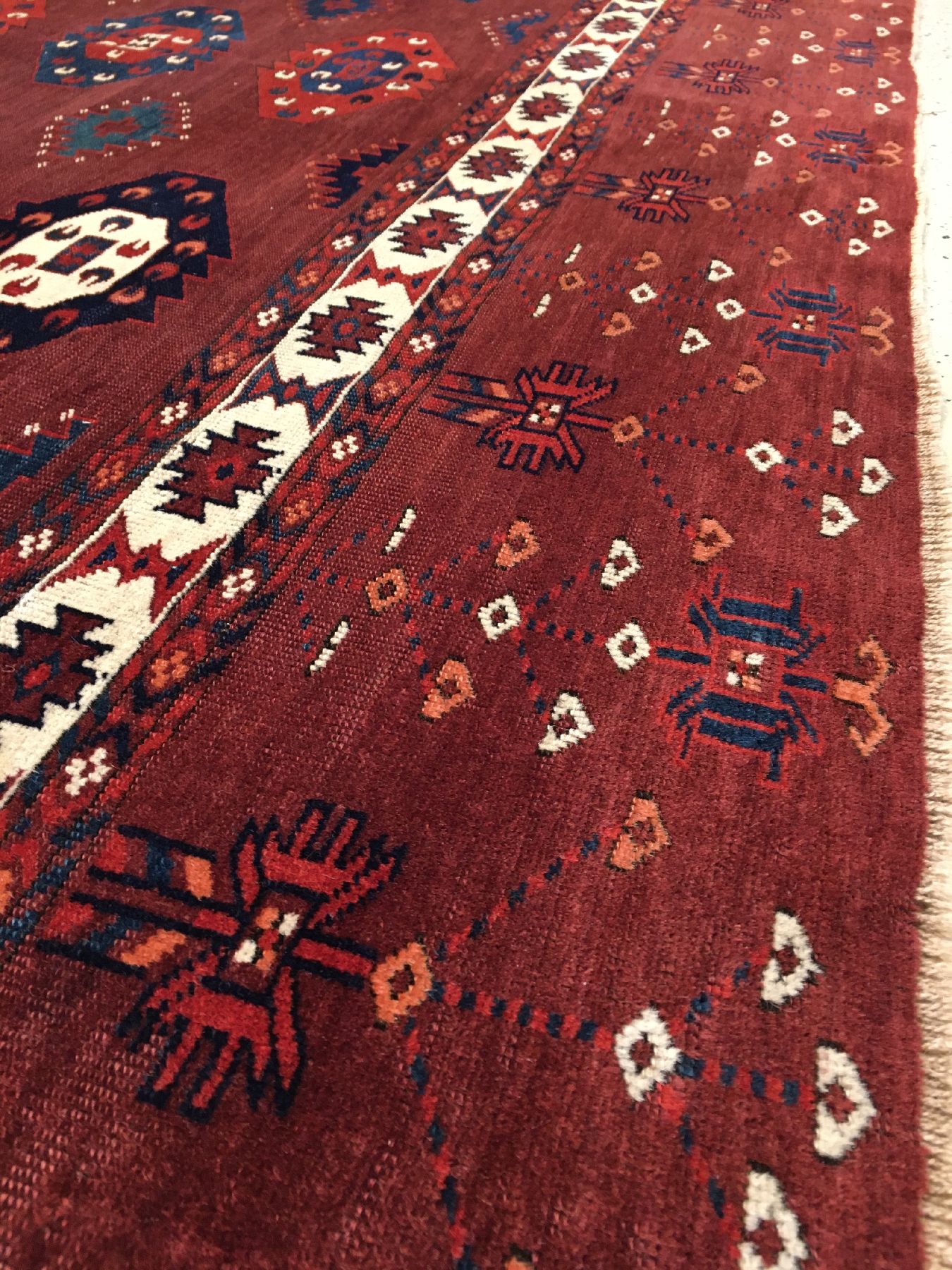 Detail g: Seltener feiner Yomud C-Gül "Hauptteppich" antik, Turkmenistan, 19.Jhd., Wolle geknüpft auf Wolle. Bemerkenswert fein geknüpfter ...