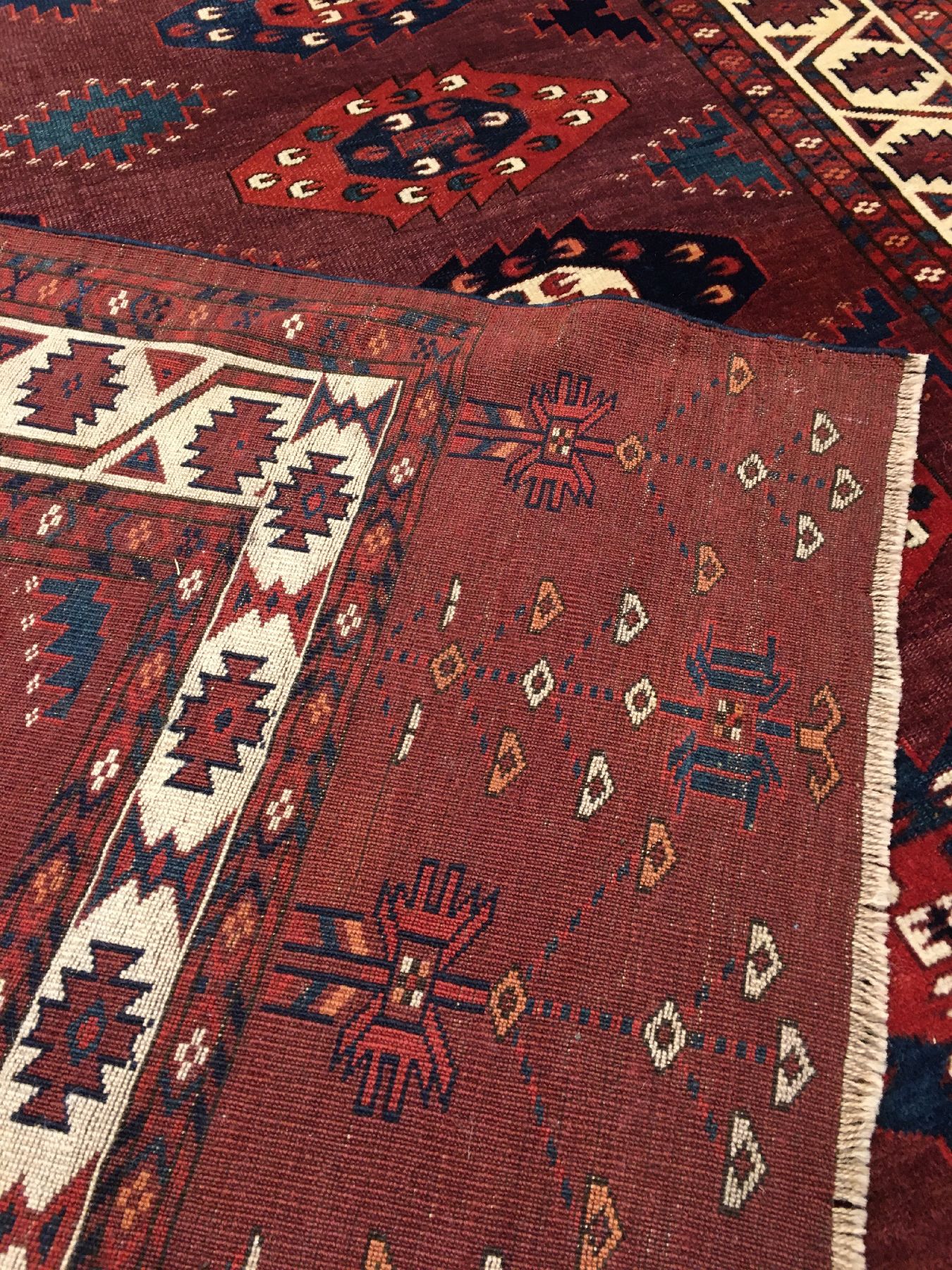 Detail h: Seltener feiner Yomud C-Gül "Hauptteppich" antik, Turkmenistan, 19.Jhd., Wolle geknüpft auf Wolle. Bemerkenswert fein geknüpfter ...