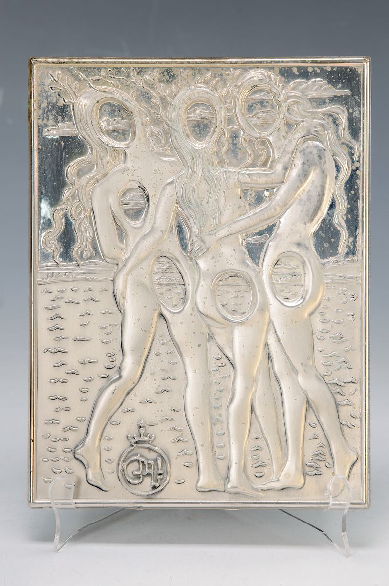Reliefplatte: Die drei Grazien, Entw. Salvador Dali, Sterlingsilber, ca. 22x17 cm, l. fleckig, punziert u. Prägesign.