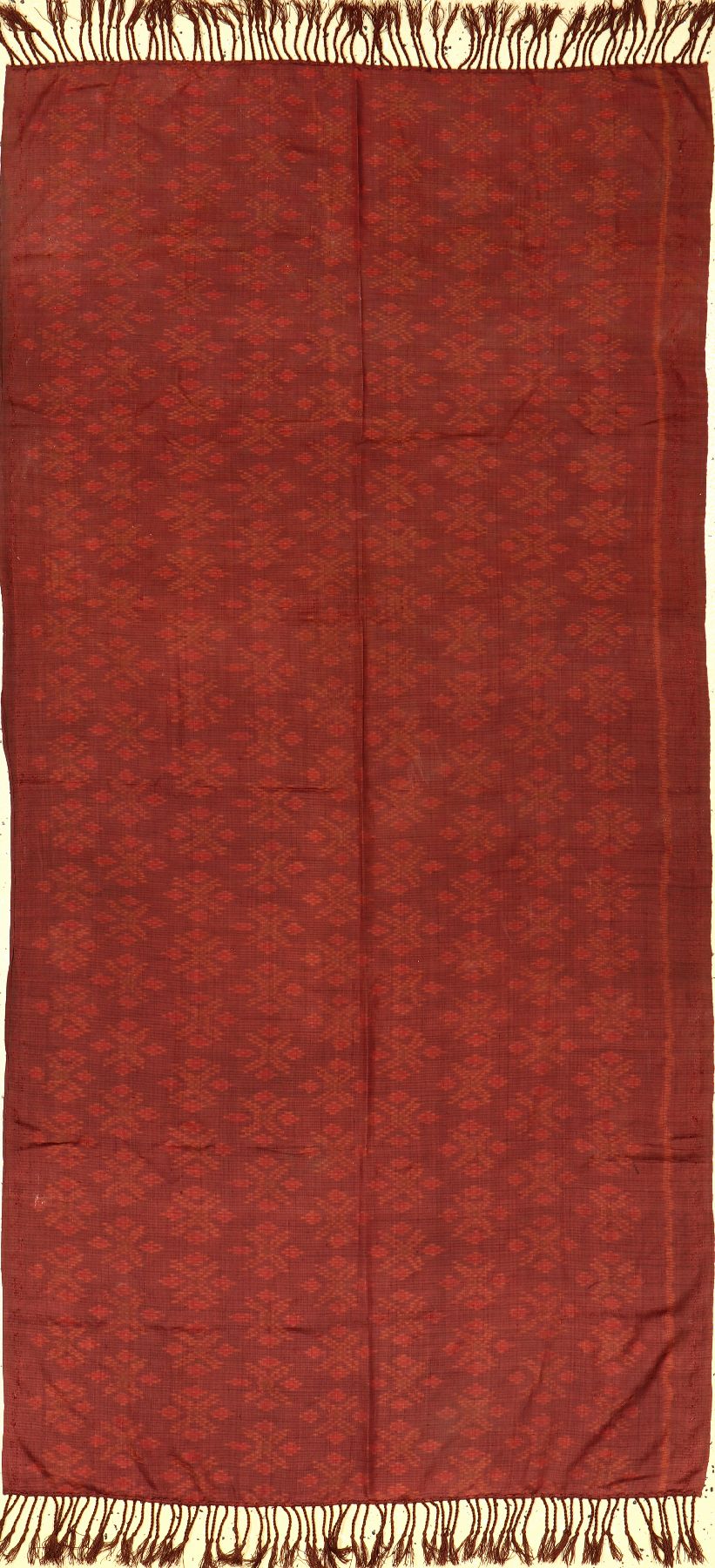 Sehr feines indonesisches "Seiden-Textil" antik, Indonesien, um 1900, reine Naturseide. Bemerkenswerte feine Qualität, auberginefarbe mit ...