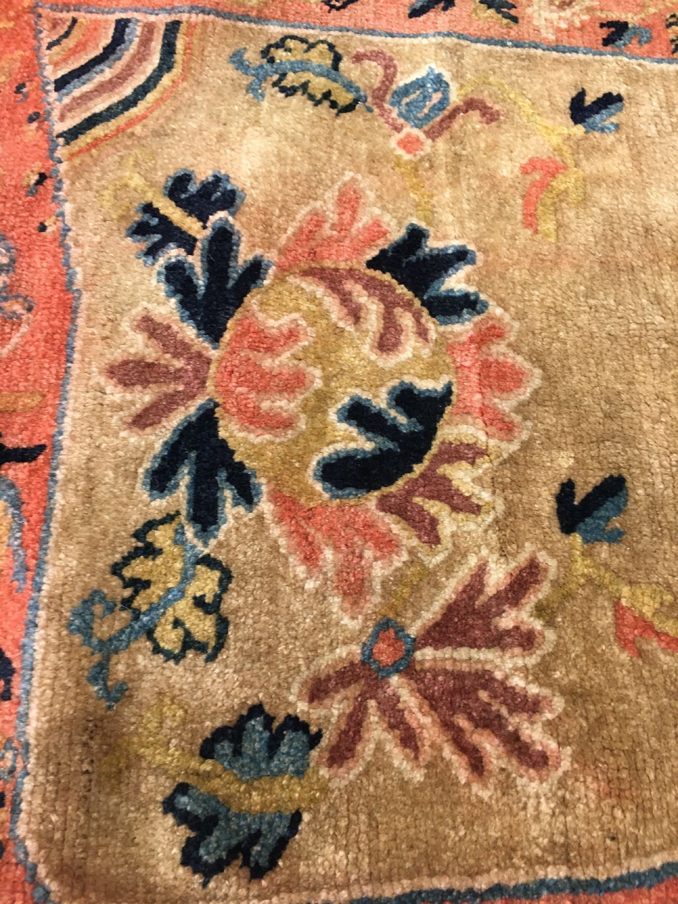Detail c: Schigatse "Makden" alt, Südtibet, um 1920, Wolle geknüpft auf Wolle. Tibetische Sattelauflage mit Symbolornamentik. Sammelwürdig, ca. ...