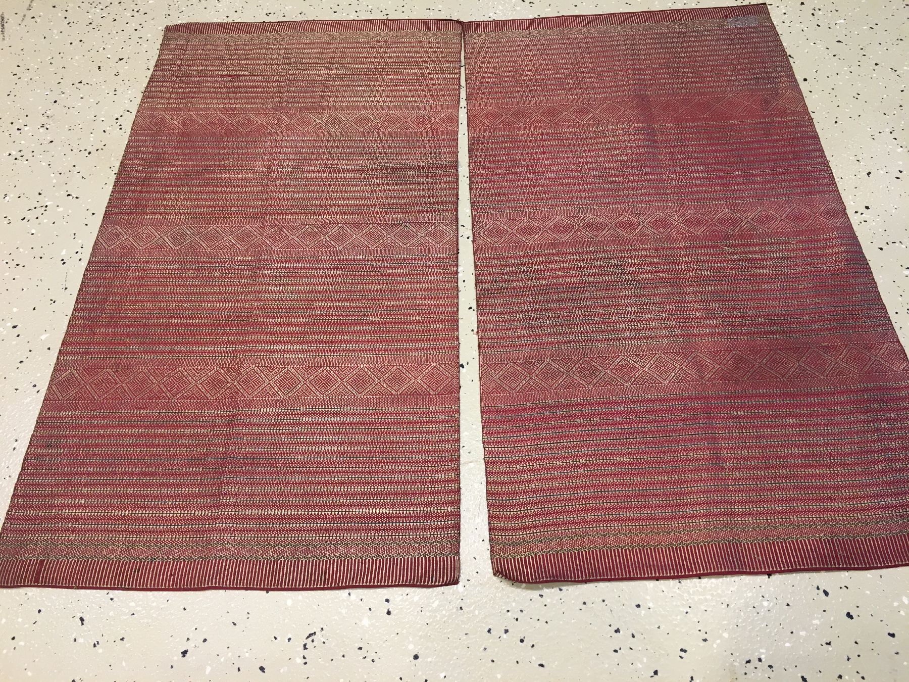 Detail a: Sehr feines metallbroschiertes indonesisches "Zeremonial-Textil" antik, Indonesien, Ende 19.Jhd., Metall auf Seide. Sehr feine und ...