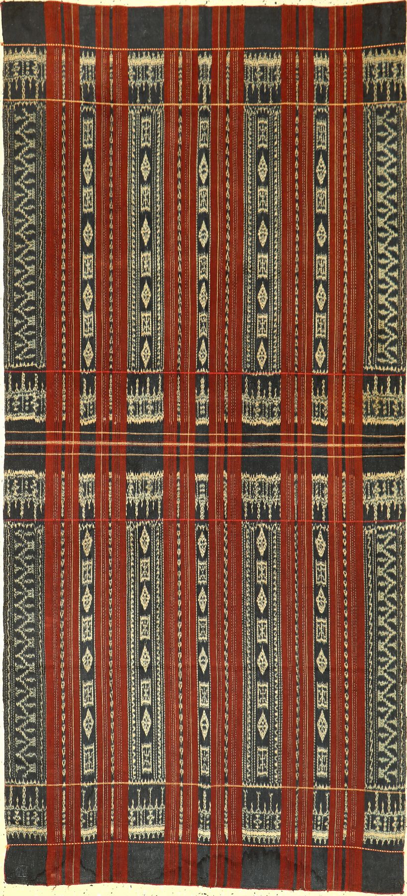 Feines indonesisches "Ikat" alt, Indonesien, um 1930, Baumwolle. Feines Ikat-Tuch der Einheimischen mit charakteristischen Muster. ...