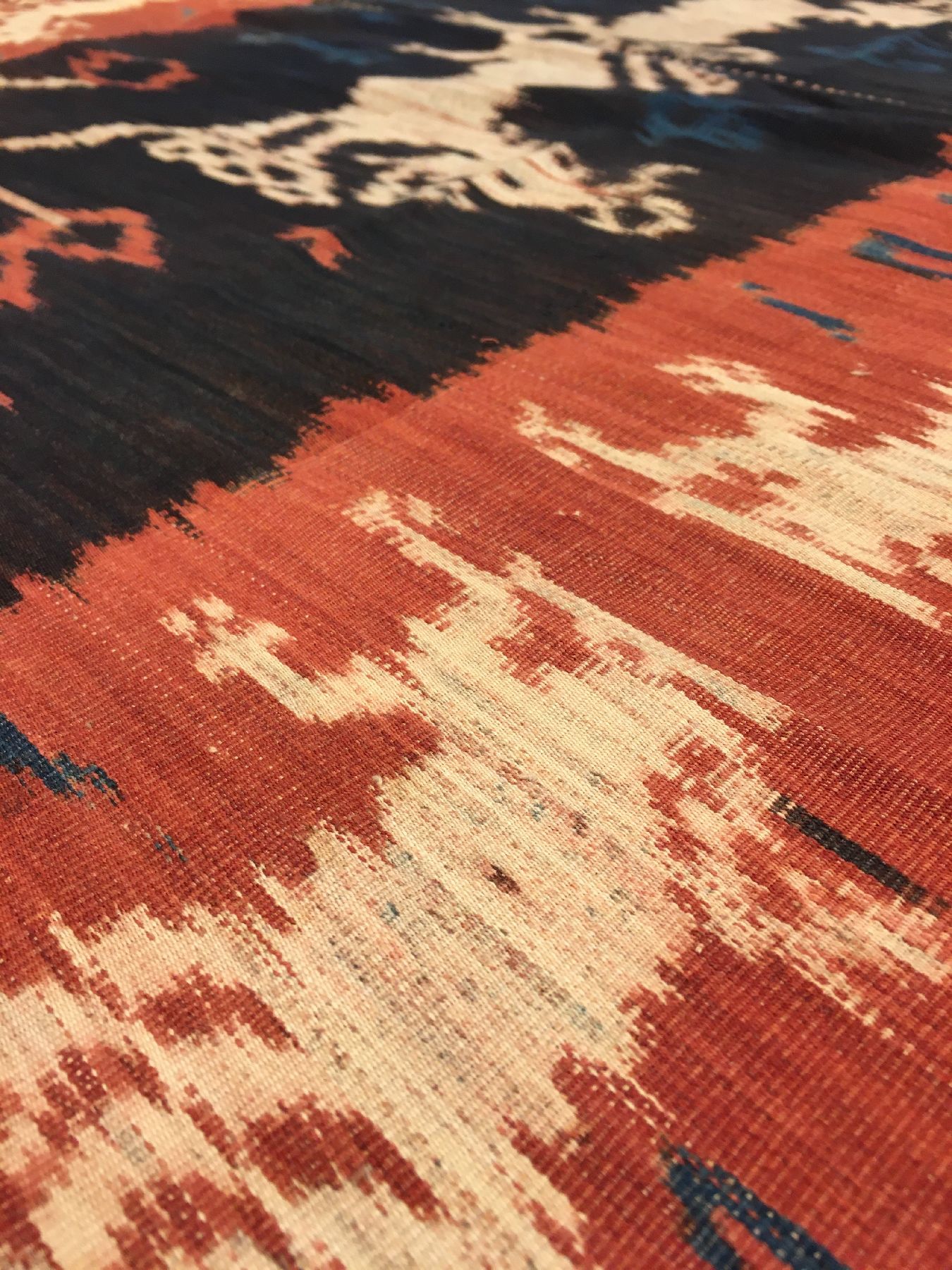 Detail f: Indonesisches Sumba "Ikat" alt, Indonesien, um 1920, Baumwolle. Seltenes und sehr dekoratives Ikat-Tuch der Einheimischen in typischer ...