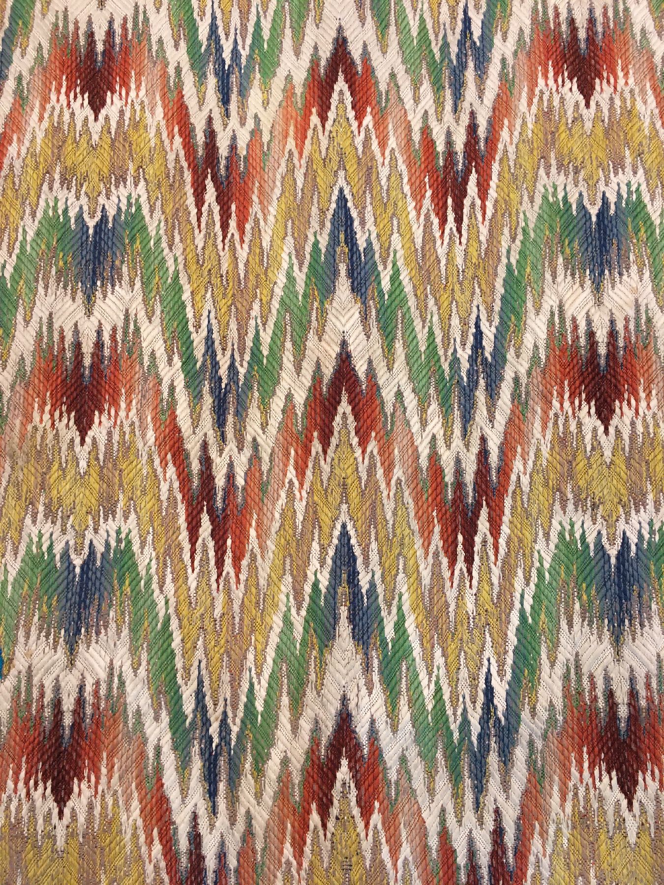Detail b: Seltenes Bargello "Textil" Stickerei antik (Flammen Muster), Italien, 19.Jhd., Wolle mit Baumwolle gestickt auf Wolle. Dekoratives ...