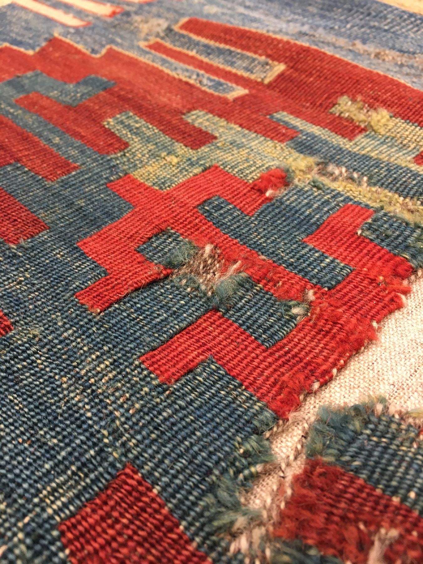 Detail g: Früher zentralanatolischer "Saf-Gebetskelim" antik "Fragment" (Publiziert), Zentralanatolien Konya-Region, 17/18.Jhd., Wolle ...