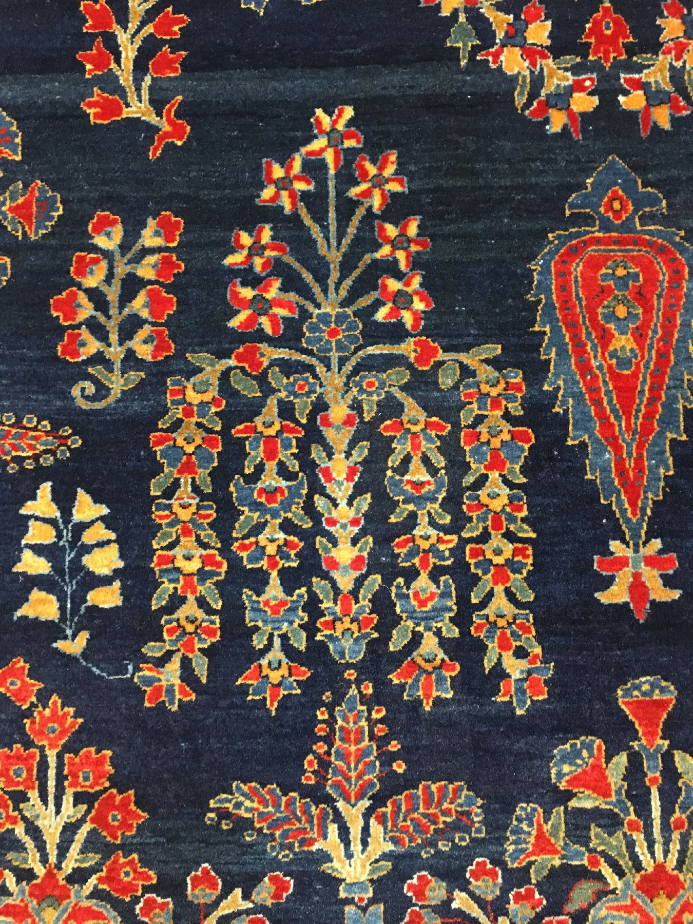 Detail d: Feiner Keschan "Ateschoglou" antik, Zentralpersien, um 1900, Korkwolle geknüpft auf Baumwolle. Fein und sauber geknüpfter Keschan aus ...