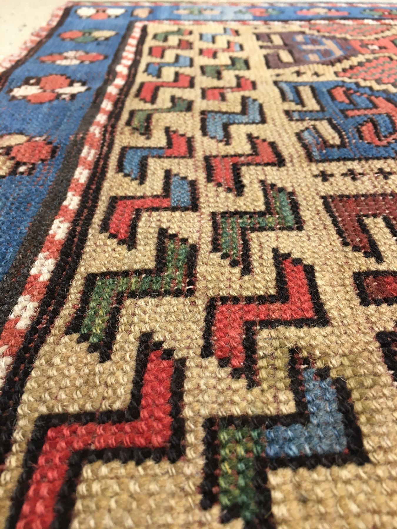 Detail g: Seltener Sileh "Teppich" antik, Südkaukasus Karabagh-Gebiet, Ende 19.Jhd., Wolle geknüpft auf Wolle. Kleinformatiger Sileh Karabagh mit ...