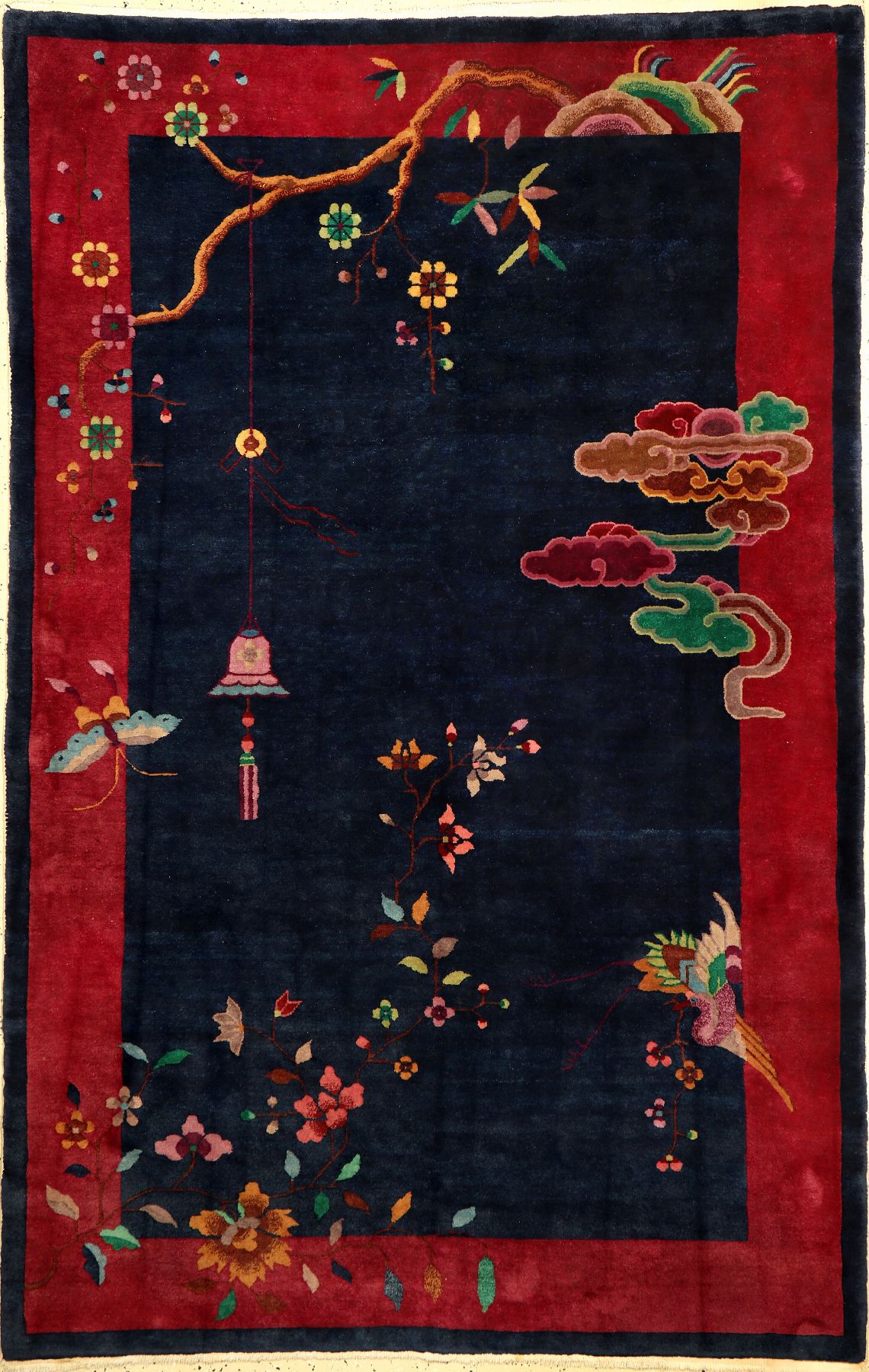 Peking alt, Nordostchina, um 1930, Korkwolle geknüpft auf Baumwolle. Dekorativer Peking mit klassischen chinesischen Muster mit indigoblauen Grund ...