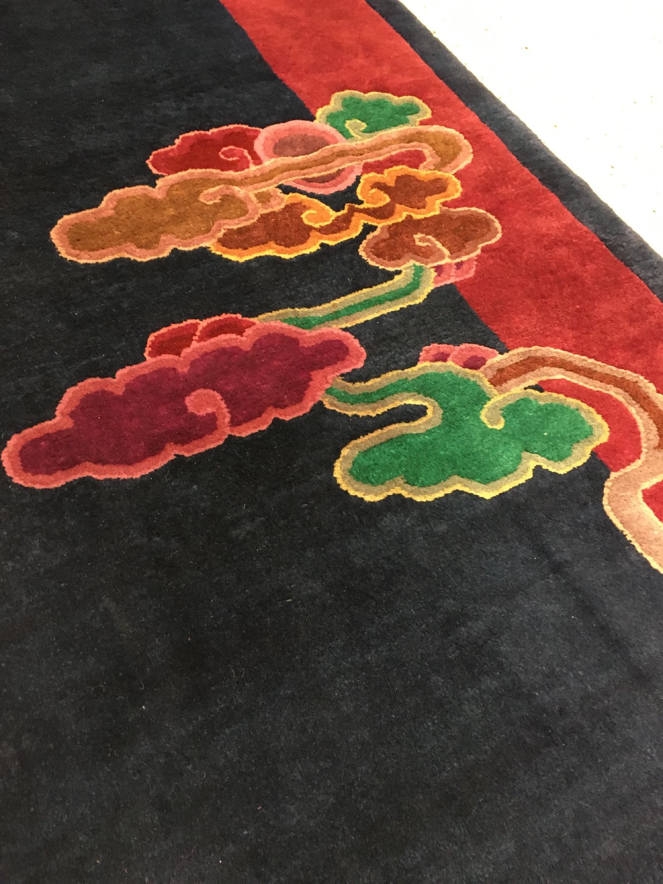 Detail f: Peking alt, Nordostchina, um 1930, Korkwolle geknüpft auf Baumwolle. Dekorativer Peking mit klassischen chinesischen Muster mit indigoblauen Grund ...