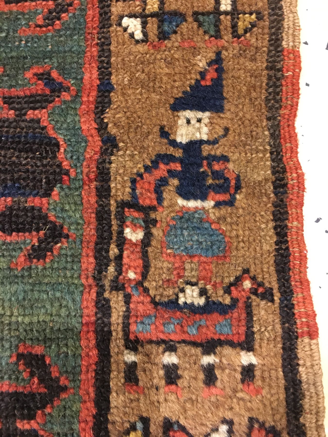 Detail f: Seltene Sarab "Galerie" antik (Kamelwolle), Nordwestpersien, 19.Jhd., Kamelwolle/Wolle geknüpft auf Wolle. Außergewöhnlicher Sarab mit ...