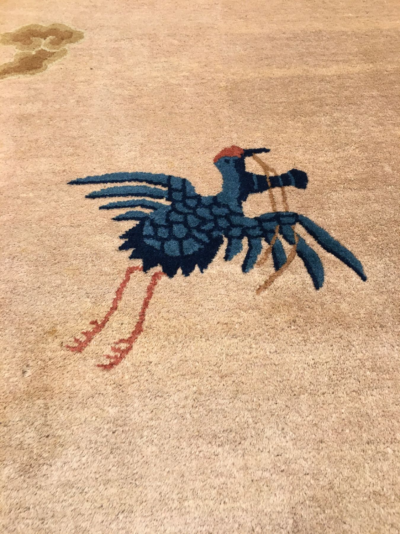 Detail g: Seltener großer Peking "Drachenteppich" alt, Nordostchina, um 1920, Korkwolle geknüpft auuf Baumwolle. Vier blaue Drachen in den Ecken ...