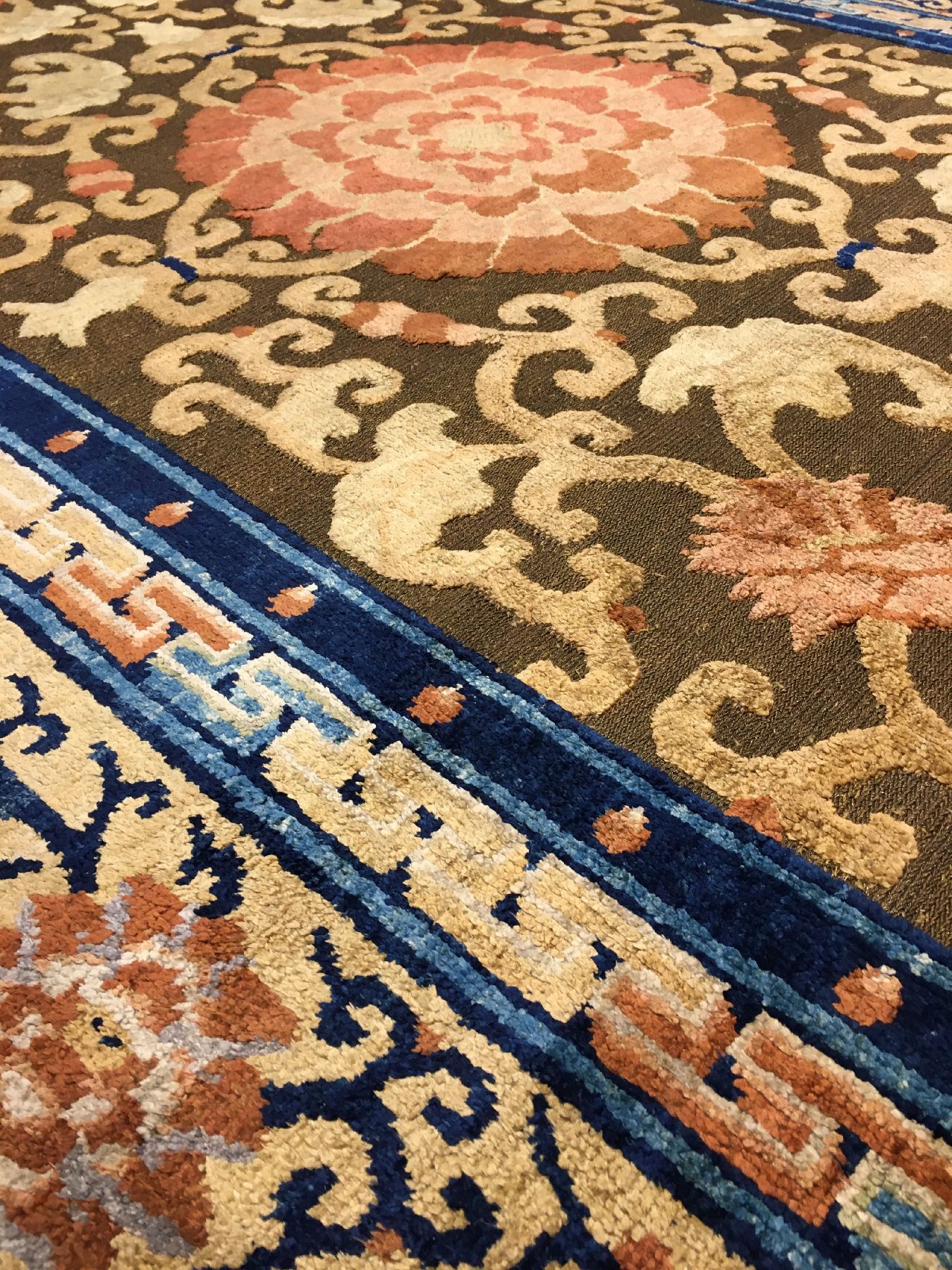 Detail d: Feiner kaiserlicher Seiden Peking "Palastteppich" mit Gold-Metallbrokat antik (Qing Dynastie) "Gemacht für die kaiserlichen Paläste ...