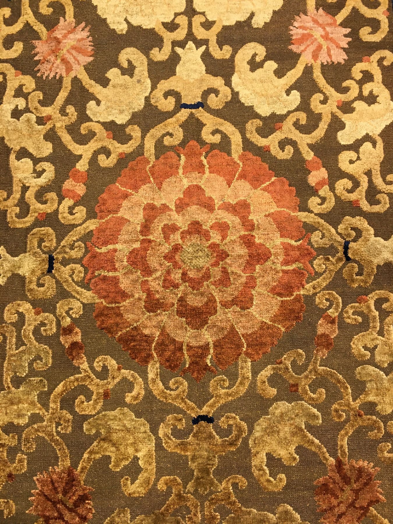 Detail e: Feiner kaiserlicher Seiden Peking "Palastteppich" mit Gold-Metallbrokat antik (Qing Dynastie) "Gemacht für die kaiserlichen Paläste ...