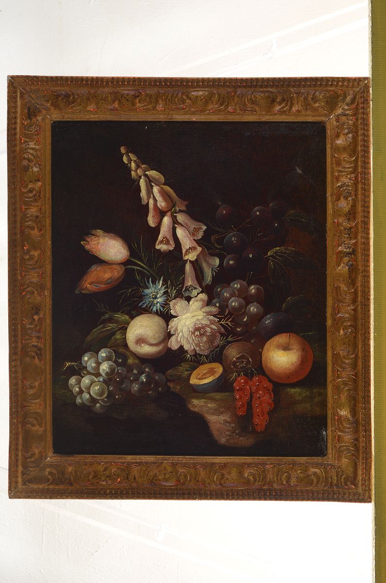 Detail k: Niederländischer Künstler, um 1680-1720, in der Nachfolge von Gerhard Hoet, Stillleben mit Fingerhut, Tulpe, Distel u.a. und Obst, Anspielung auf ...