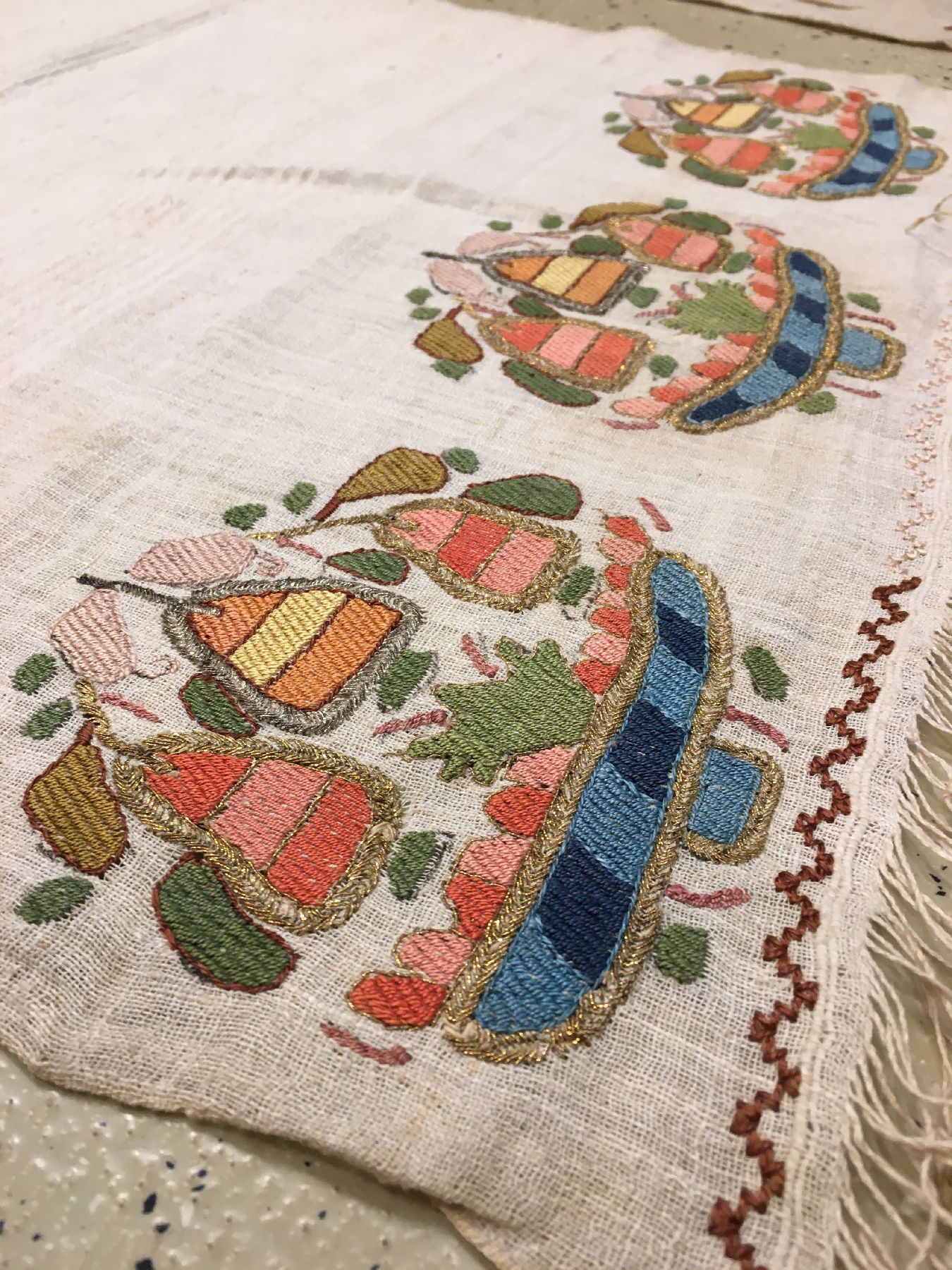 Detail d: (10 Lots) Osmanische "Tücher/Tischdecken" antik (Seiden-Metallstickerei), Osmanisches- Reich, frühes bis Mitte 19.Jhd., Seiden- ...