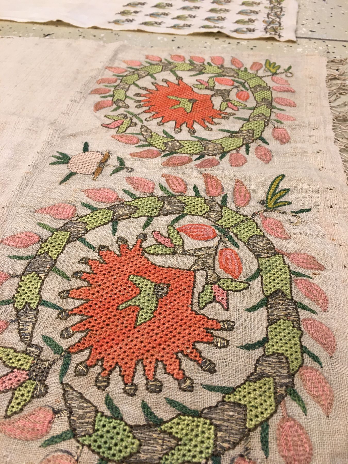 Detail e: (10 Lots) Osmanische "Tücher/Tischdecken" antik (Seiden-Metallstickerei), Osmanisches- Reich, frühes bis Mitte 19.Jhd., Seiden- ...