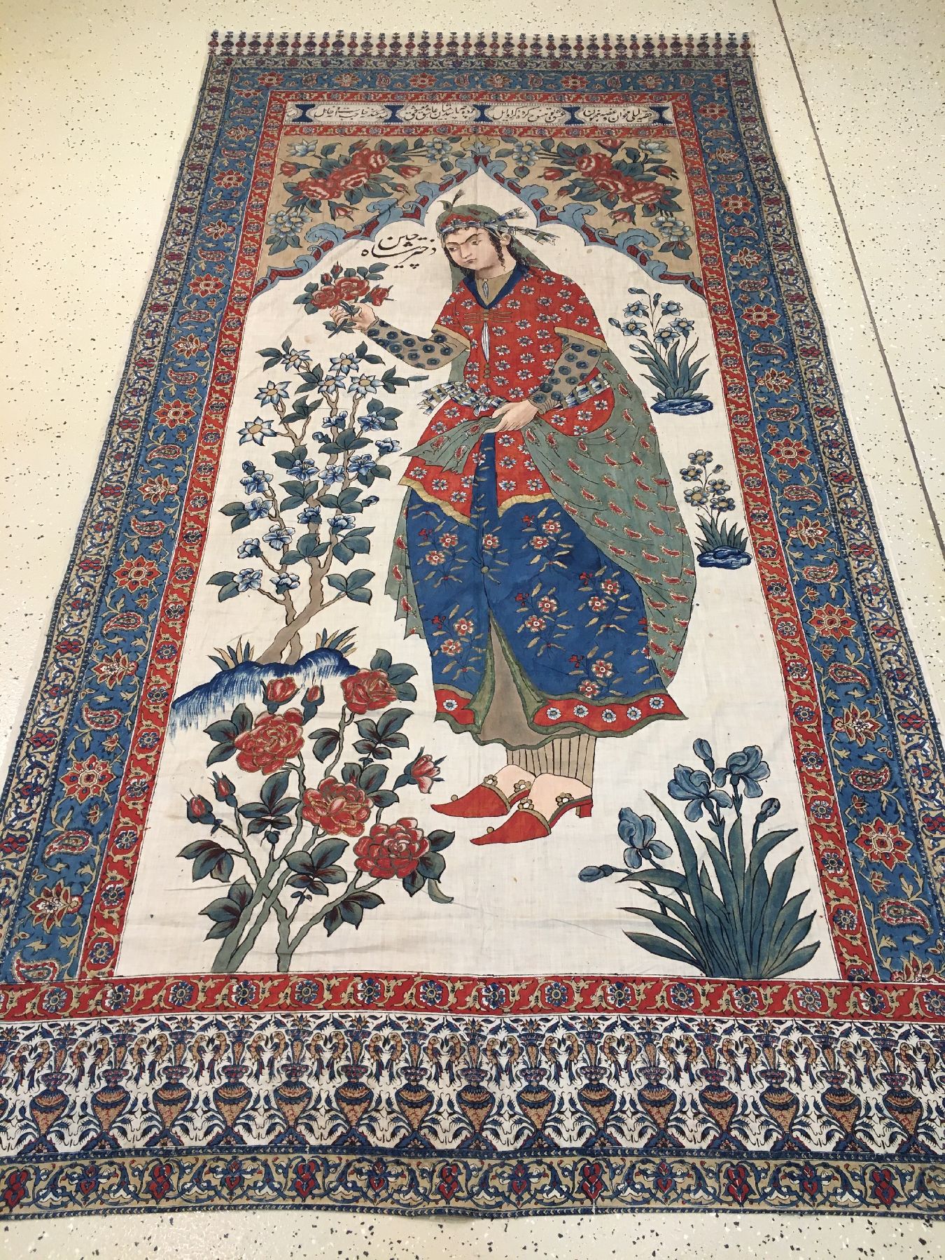Detail a: Esfahan "Qalamkar" antik (Tochter eines Königs), Zentralpersien, um 1900, Baumwolltuch teils aufgedruckt und bemalt. Sehr feine Zeichnung ...