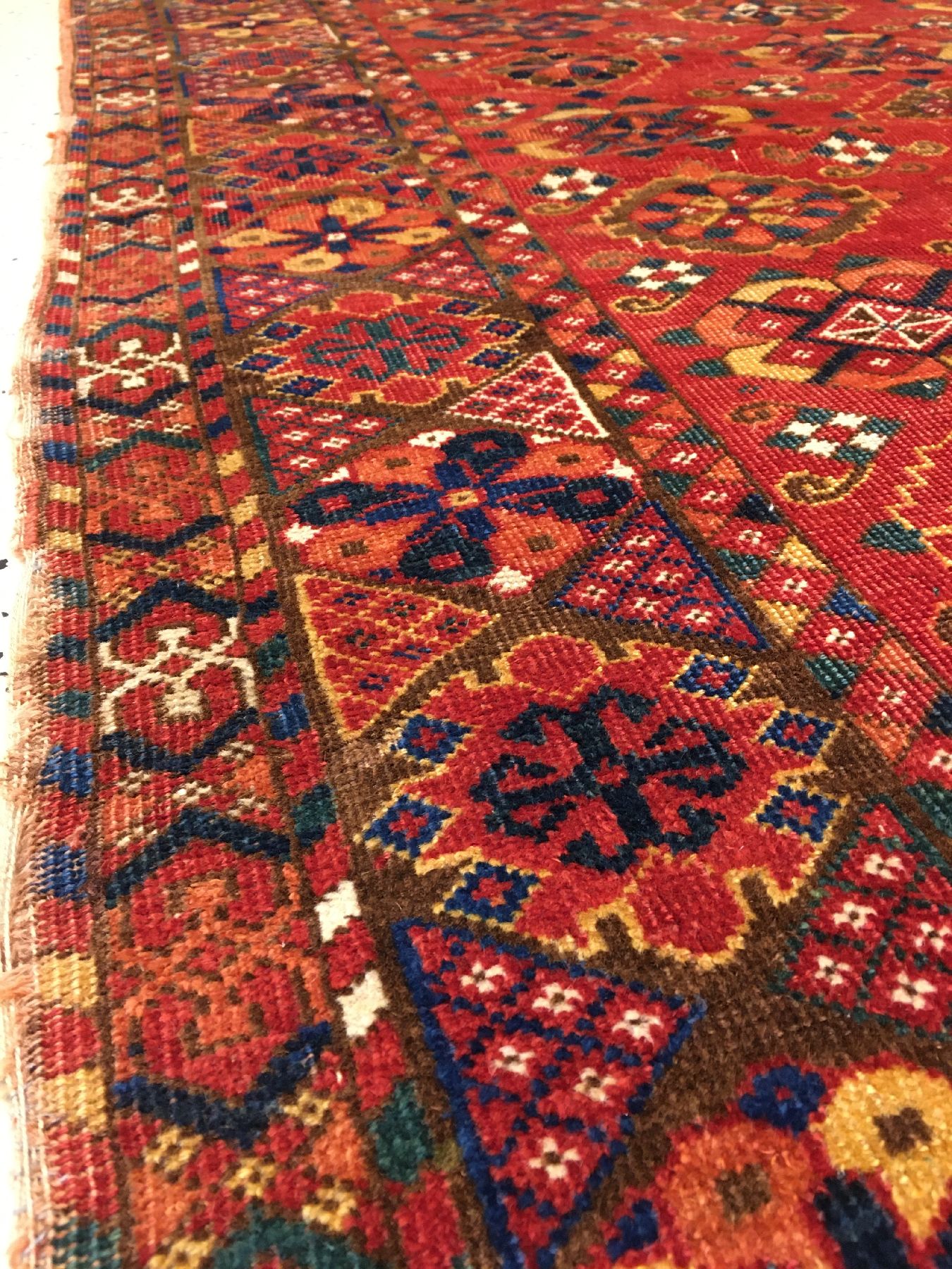 Detail e: Früher feiner Beschir "Hauptteppich" antik (Mina-Khani), Turkmenistan Amu-Darja, 1.Hälfte 19.Jhd., Wolle geknüpft auf Wolle. Seltener ...